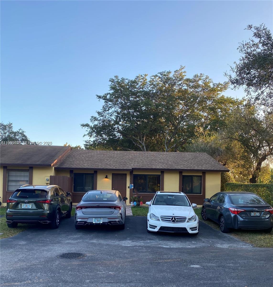 Westwind Lakes Townhouses