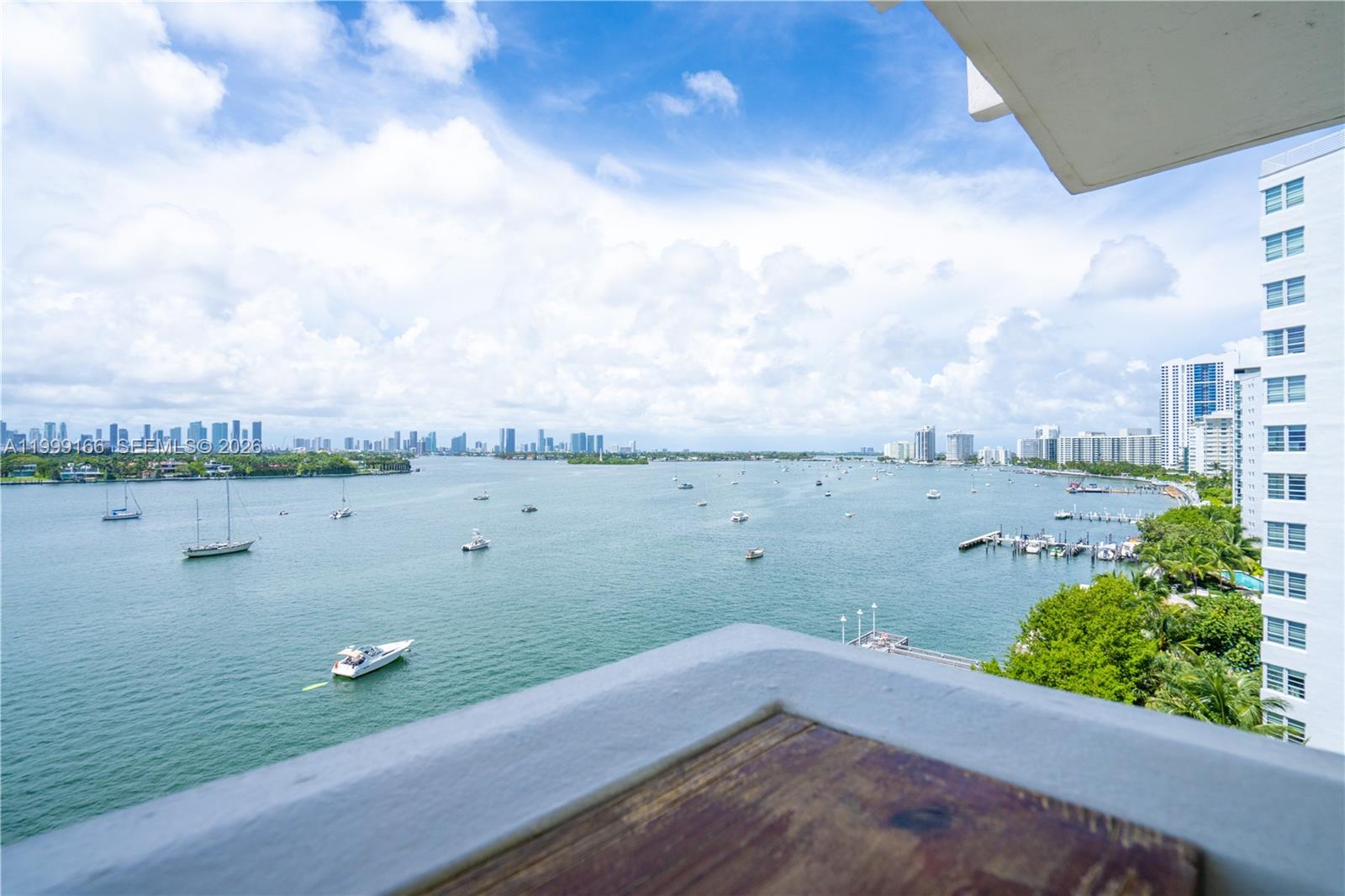 800 West Ave 946