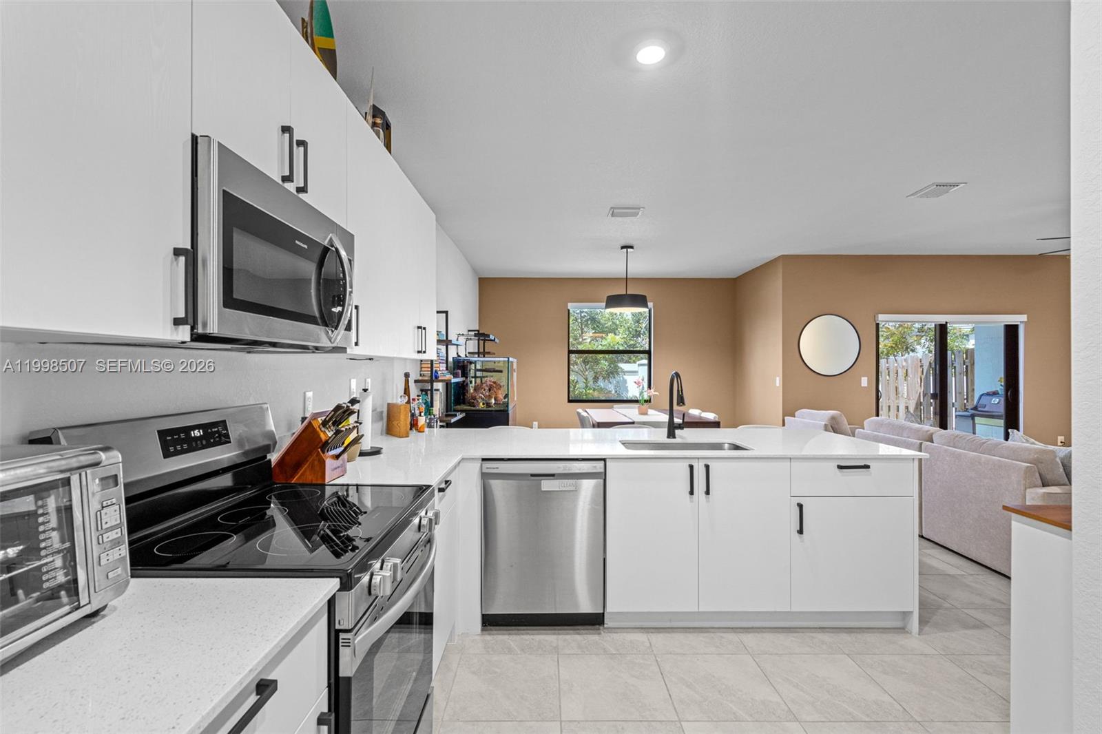 Well-appointed guest bedroom at 4917 Oakmont Dr - Townhouse in Dania Beach