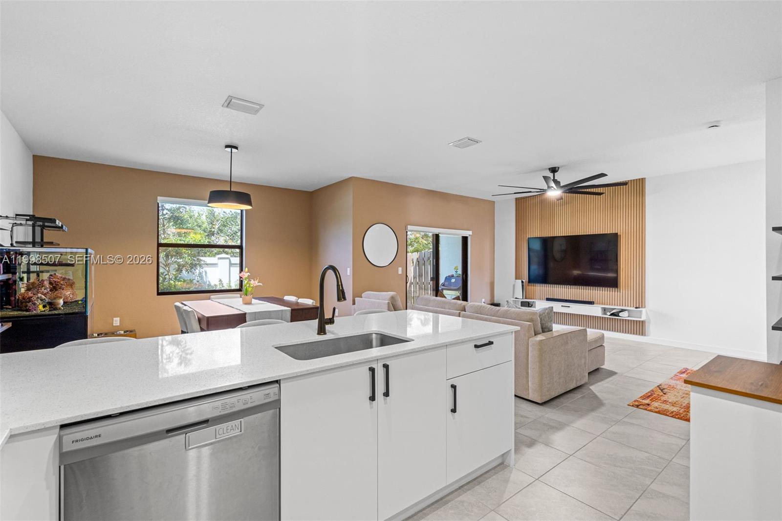 Spacious garage and storage at 4917 Oakmont Dr - Townhouse in Dania Beach