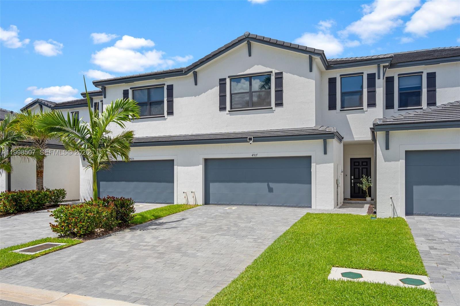 Open-concept living area at 4917 Oakmont Dr - Townhouse in Dania Beach