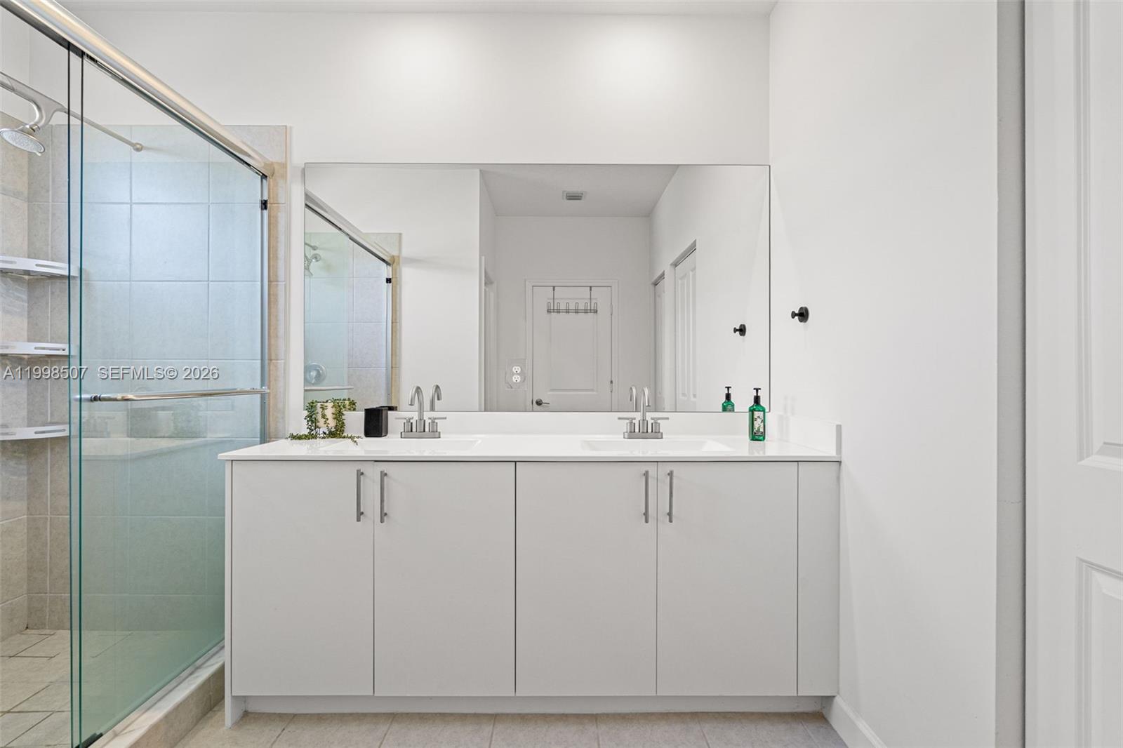 Well-appointed guest bedroom at 4917 Oakmont Dr - Townhouse in Dania Beach