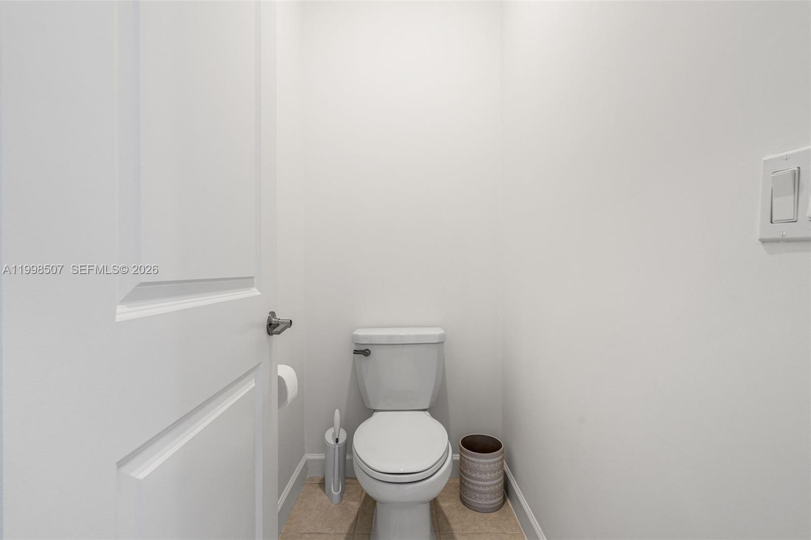 Spacious garage and storage at 4917 Oakmont Dr - Townhouse in Dania Beach