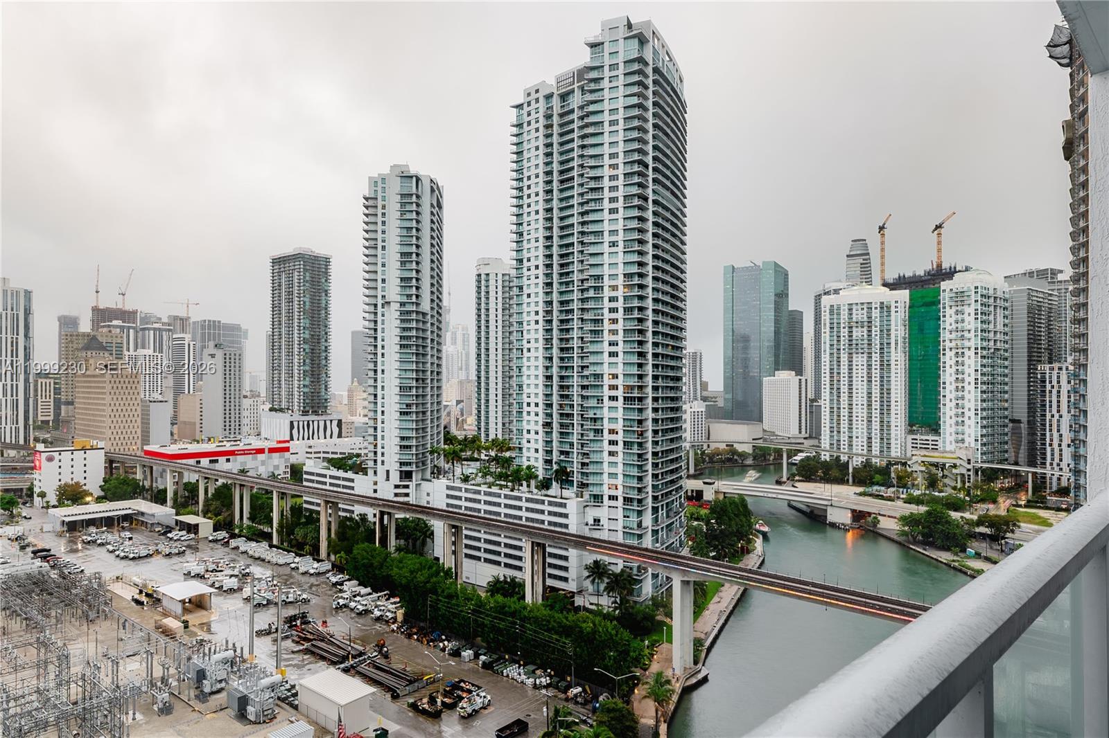 Latitude On The River Con