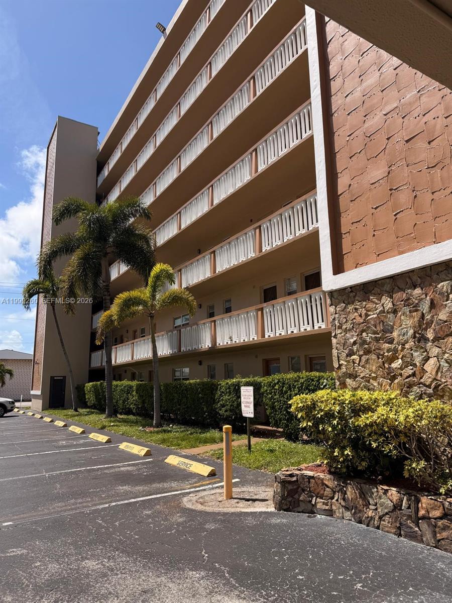 Meadowbrook Condo Apts Bl