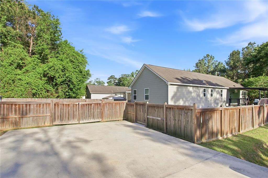 Photo 2 of Single family home for sale at 28469 W Violet St, Lacombe, LA 70445 | MLS# 2552488 | Listing updated on 2026-10-08