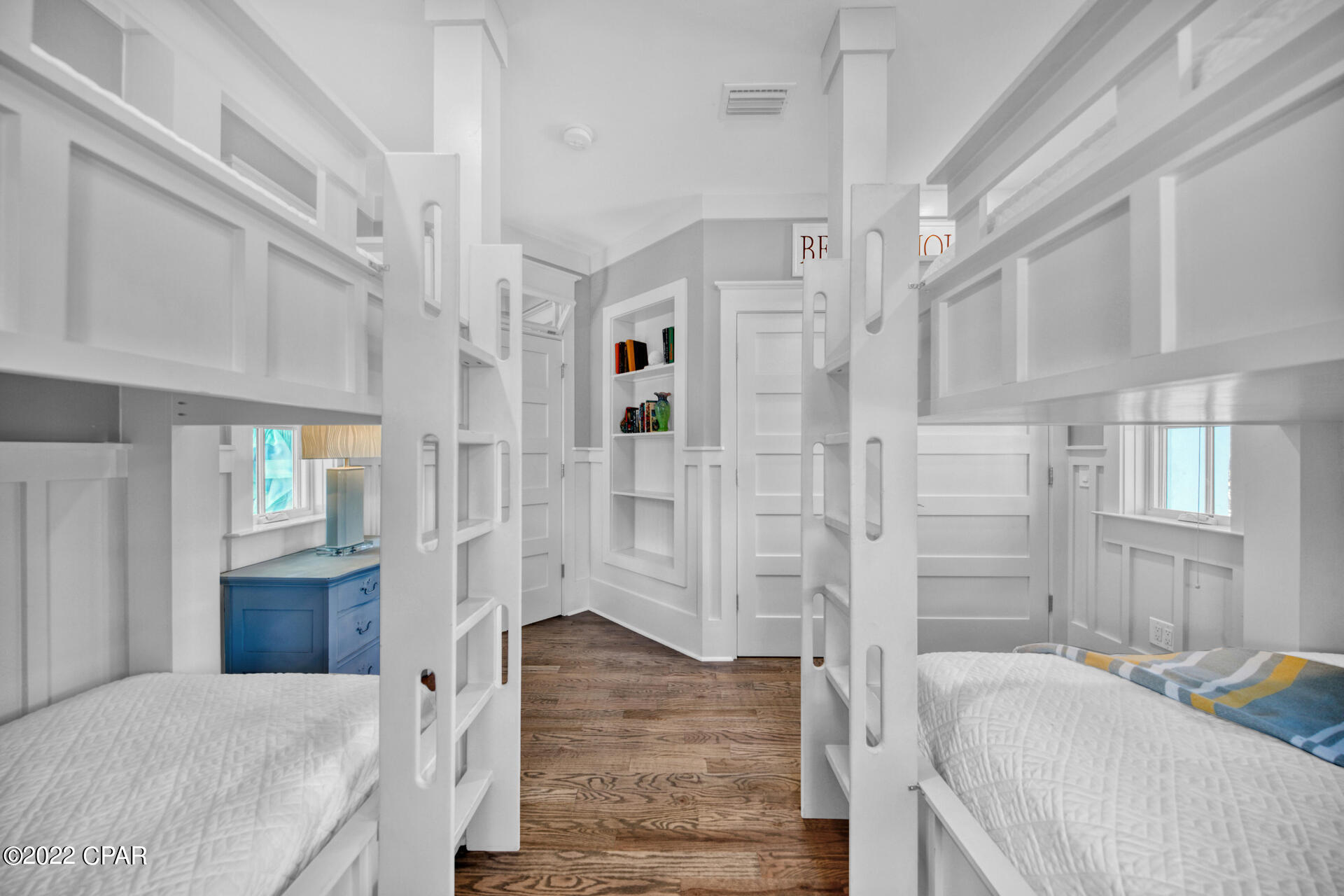 Image 35 For 155 Parkshore Drive