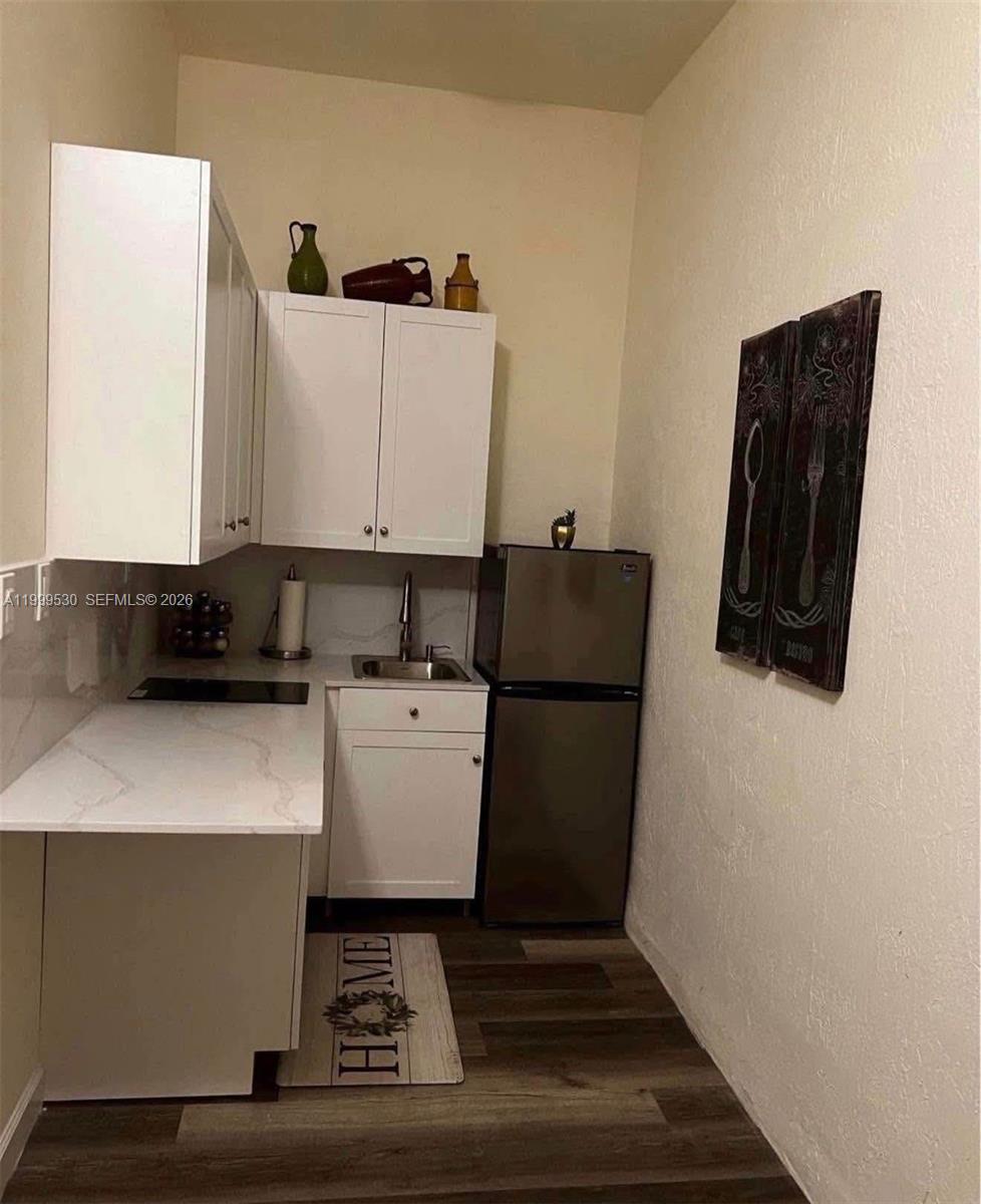 Furnished rental unit available, with internet, electricity, and water included in the price.