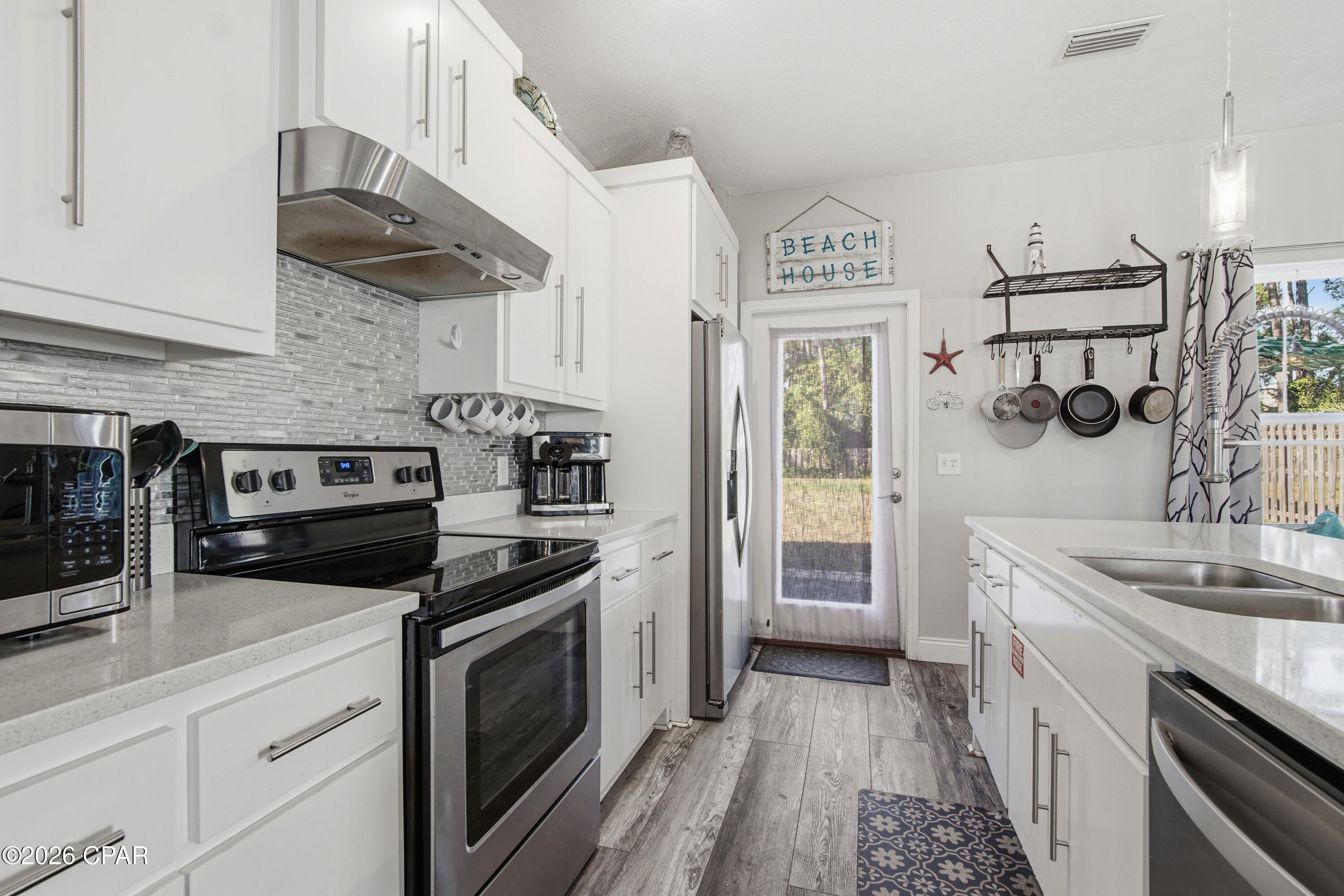 5623 Hilltop Avenue, Panama City Beach, FL 32408 thumbnail, photo 12 of 51