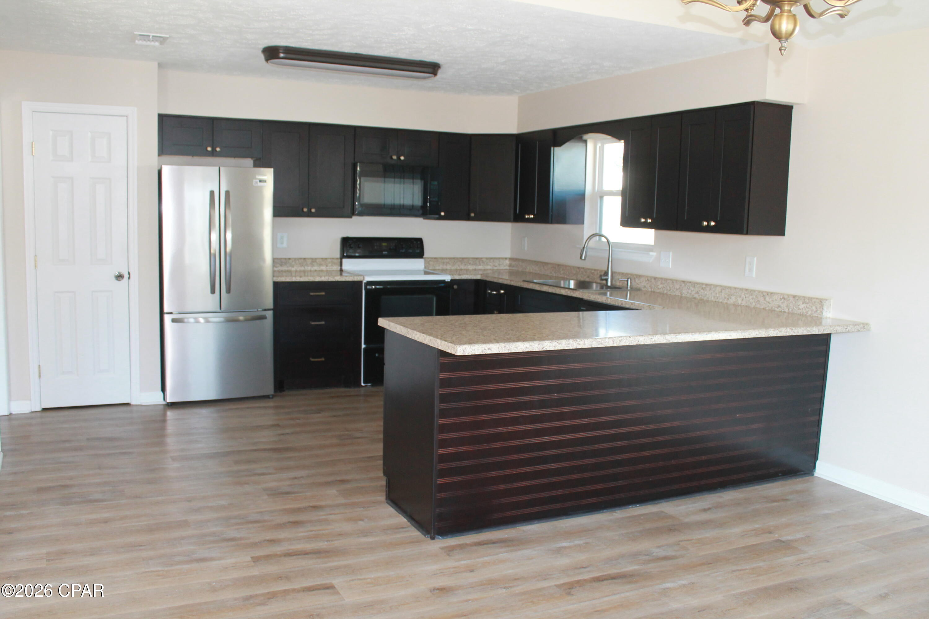 Listing photo id 14 for 7552 Kelsey Drive