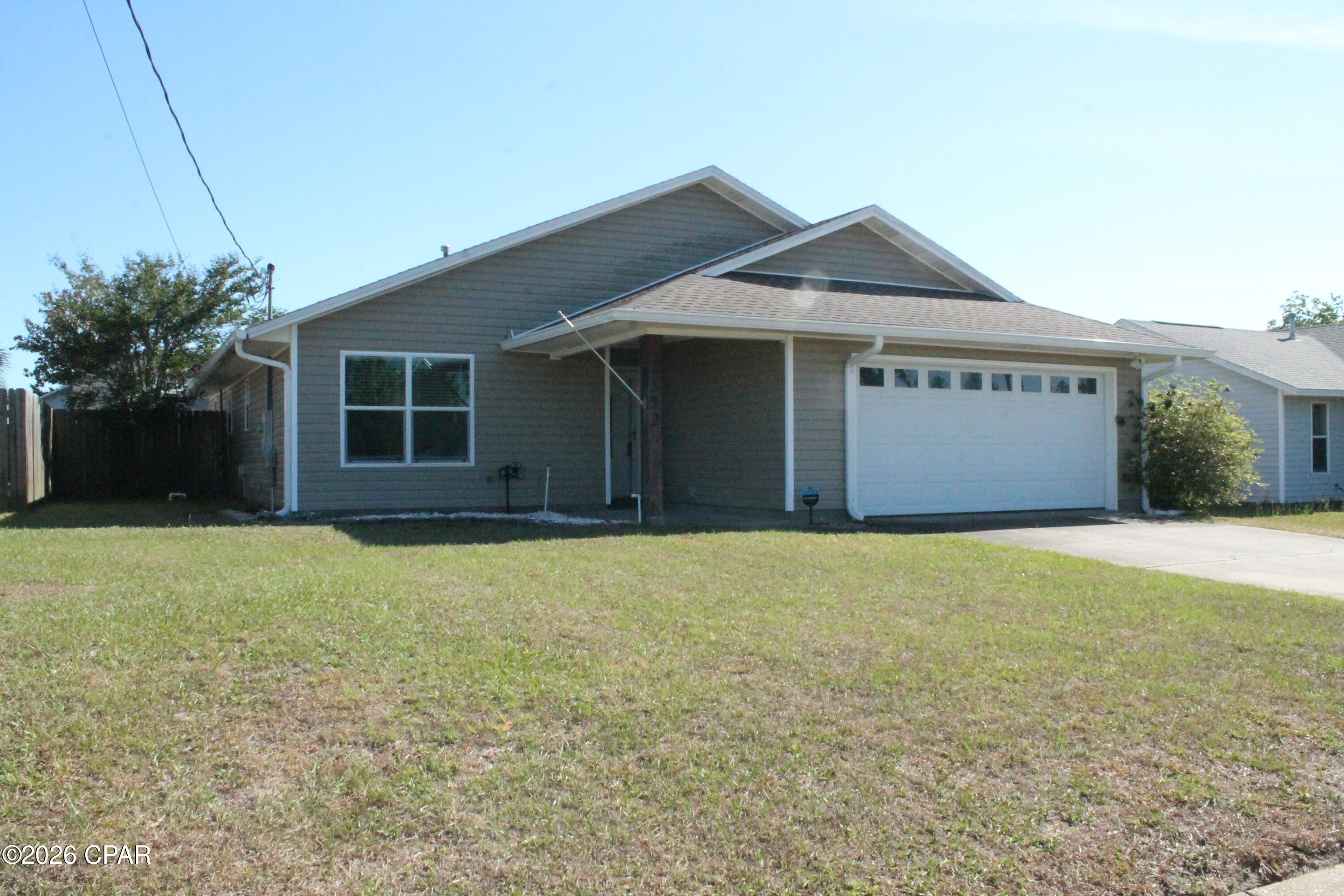 Listing photo id 2 for 7552 Kelsey Drive