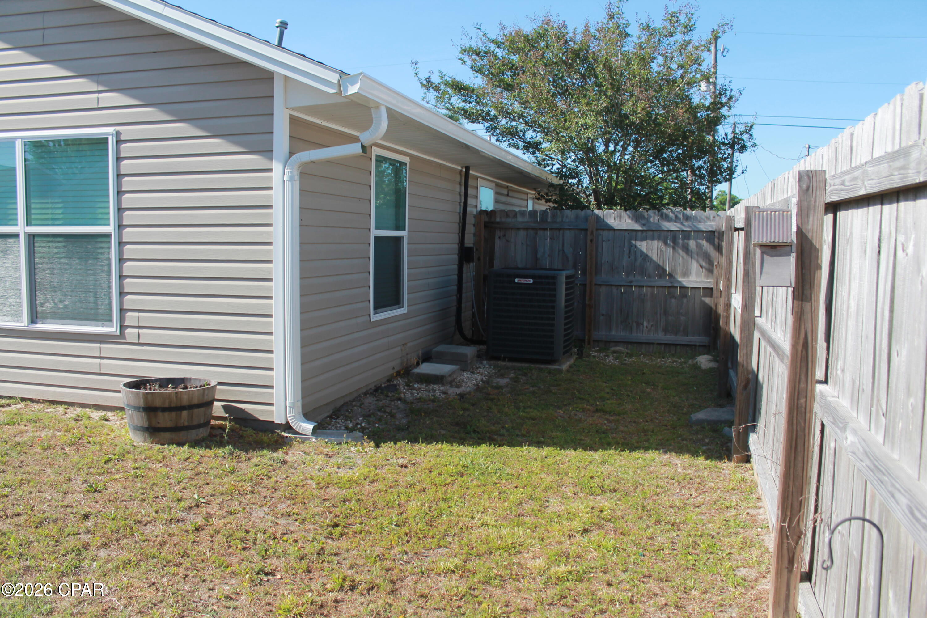 Listing photo id 23 for 7552 Kelsey Drive