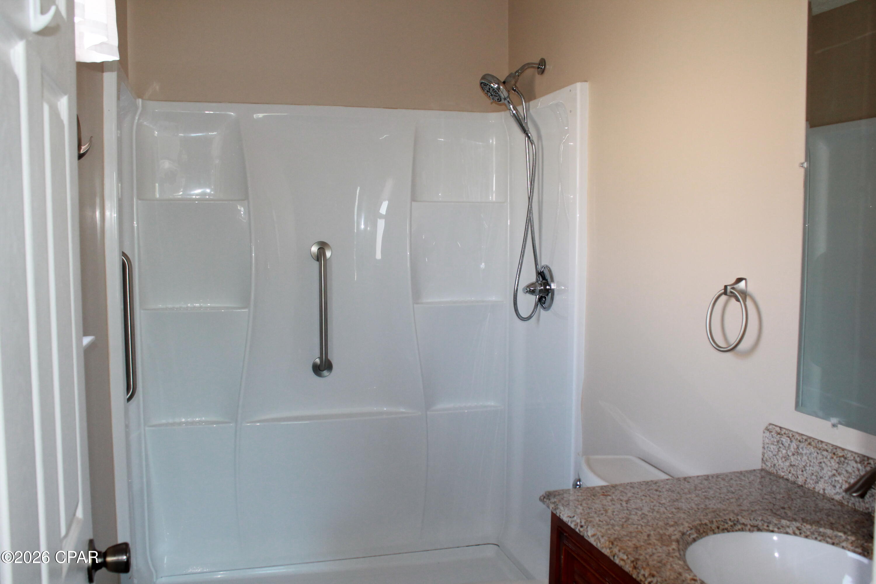 Listing photo id 6 for 7552 Kelsey Drive