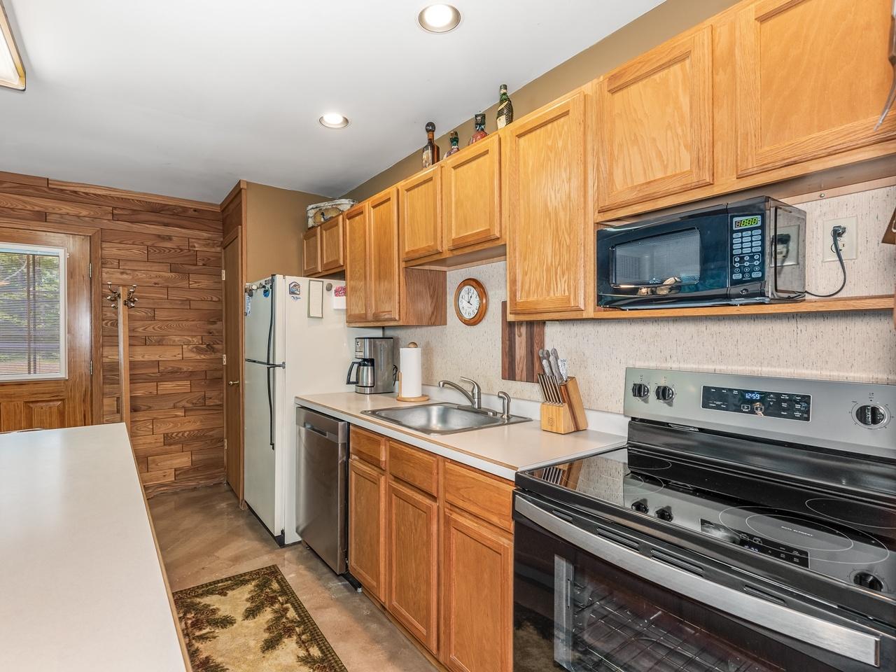 Undocumented Lake Property 13750 Powell Rd Photo 10