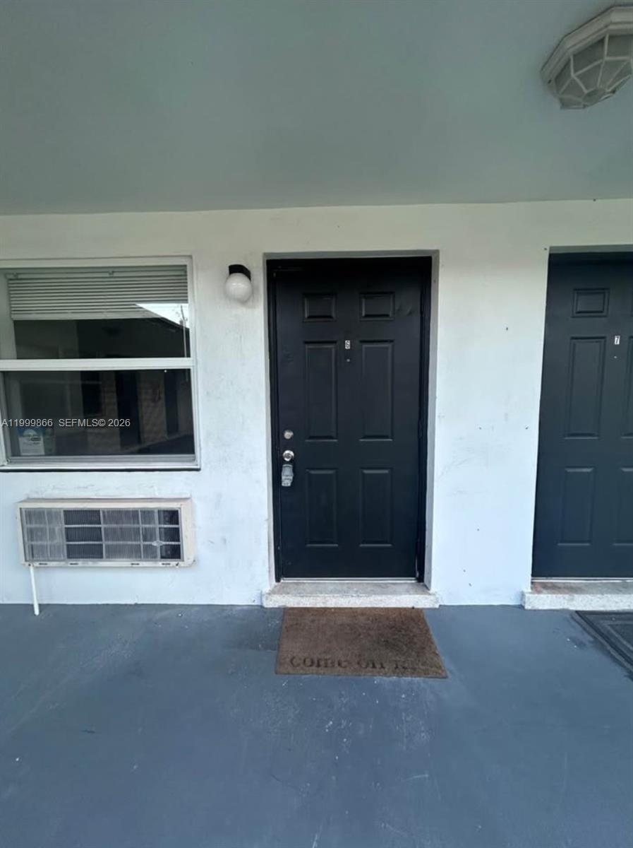 Lauderdale Park 6-33 1/2