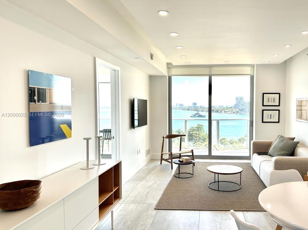 Aria On The Bay Condo