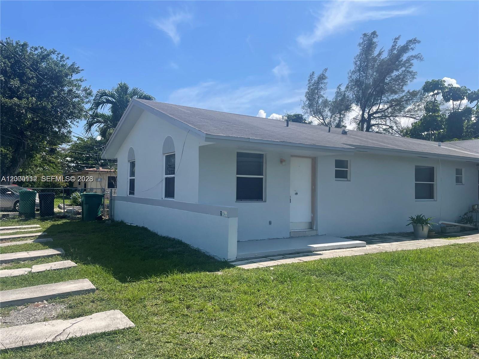 This is ready to move in!! One story duplex, 2 bedrooms 2 baths, one story, freshly painted, all tile, remodeled bathrooms, spacious living-dining. Very quiet area, great location off Old Cutler Rd, close to restaurants, markets, strip malls. Easy to show! First month & just 1 month security deposit(w/good credit)!!
