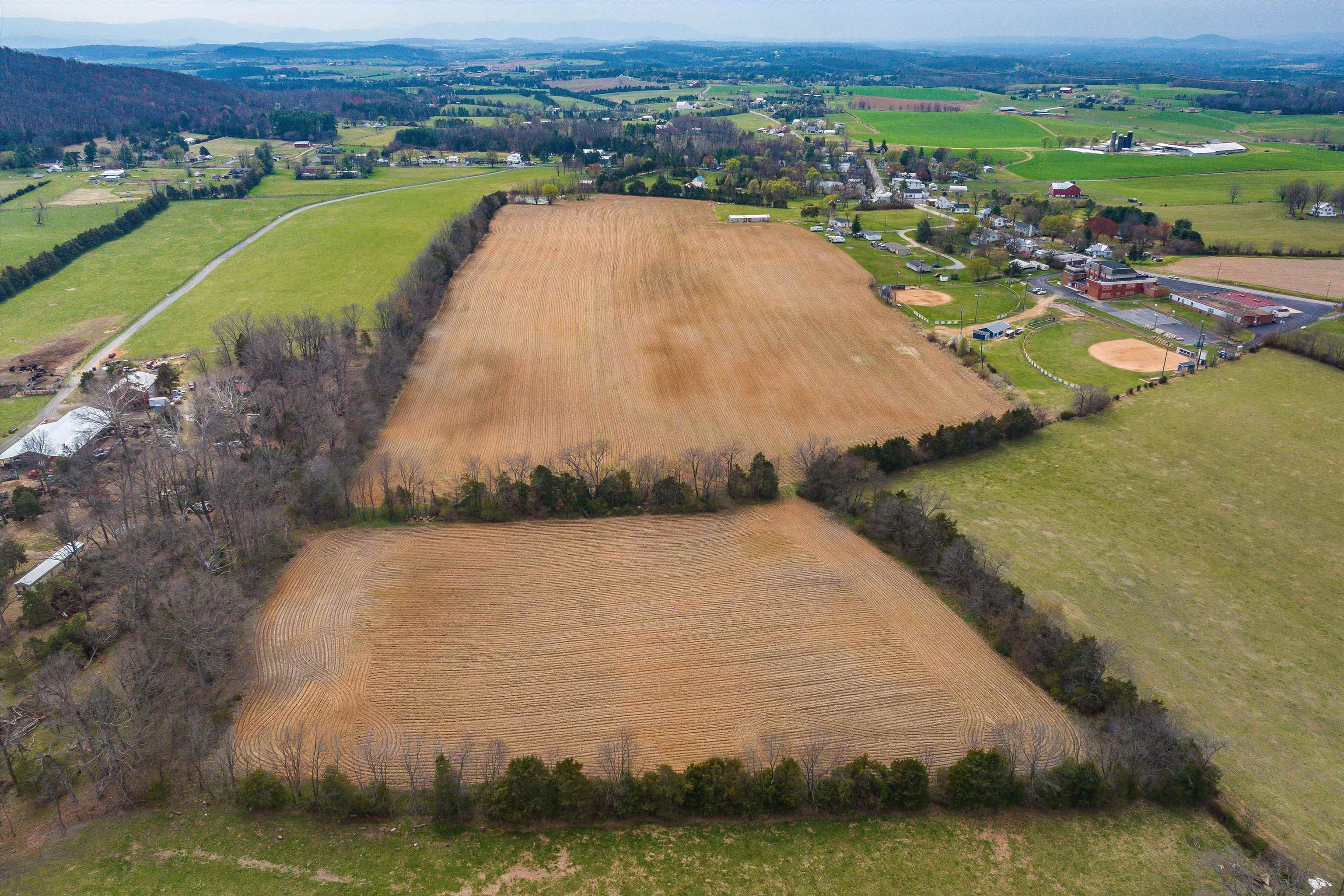 15,17,25,37 Hayfield Ln
