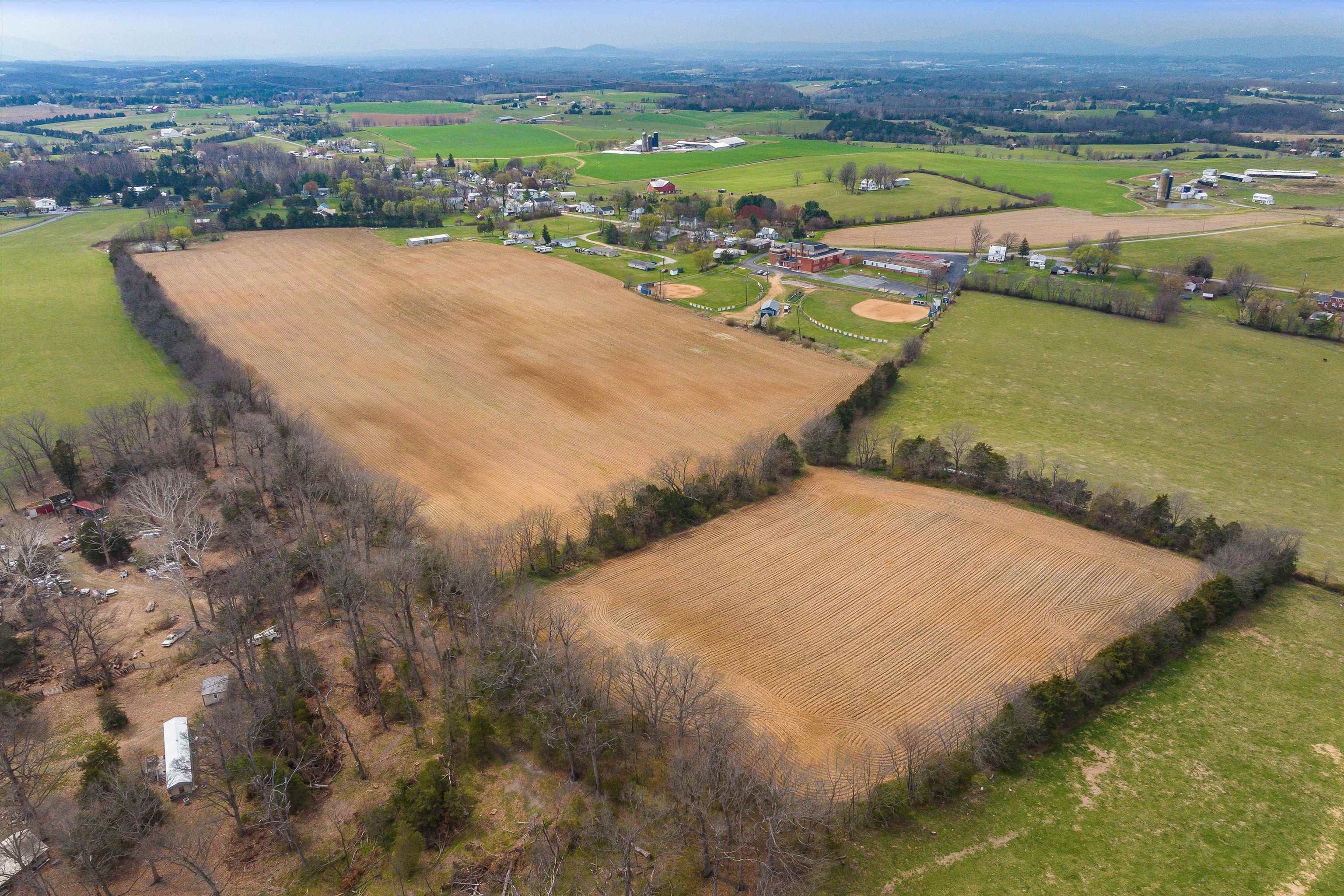 15,17,25,37 Hayfield Ln