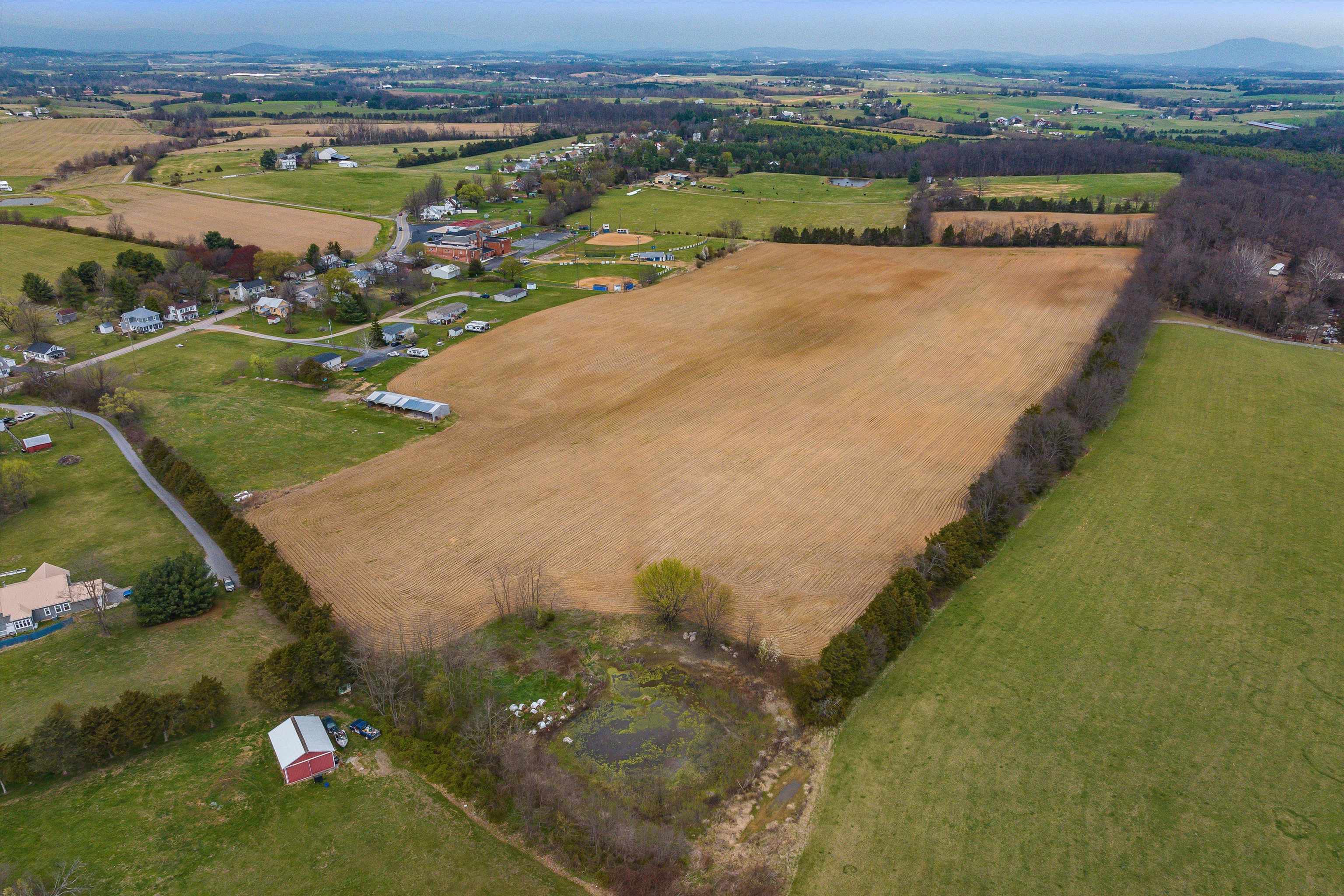 15,17,25,37 Hayfield Ln