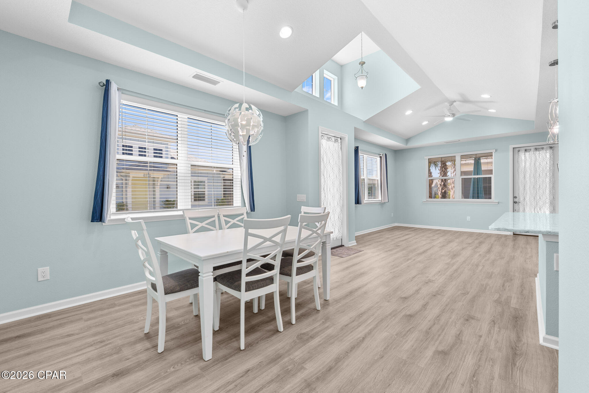 Image 10 For 8456 Dreams Float Court