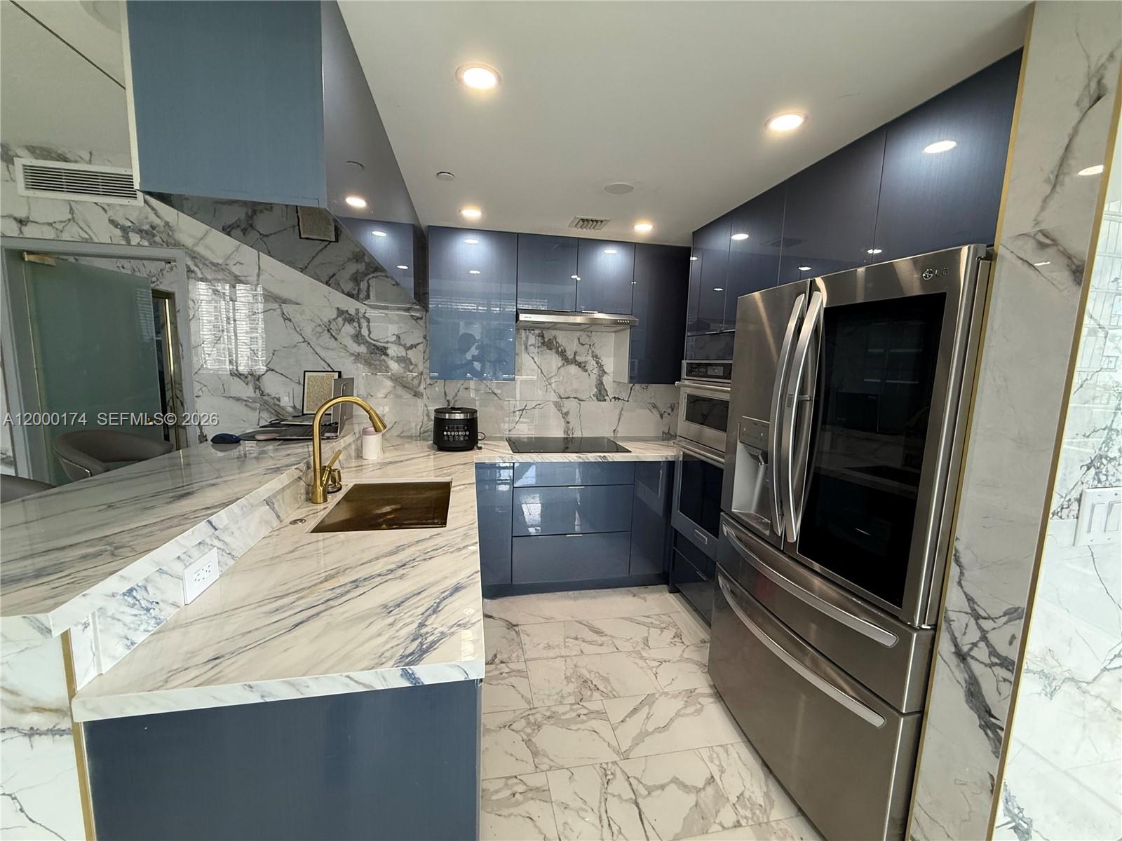 23 Biscayne Bay