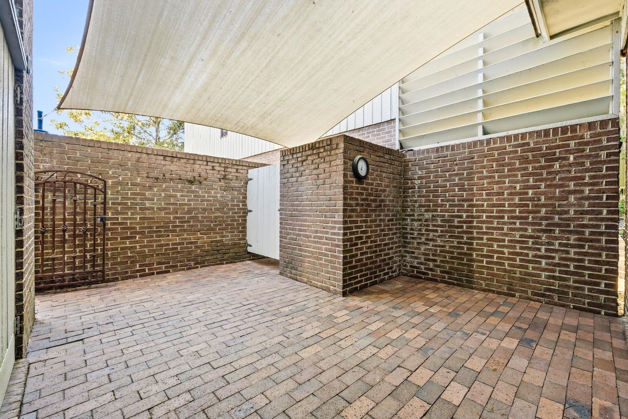 2609564 | Photo 24