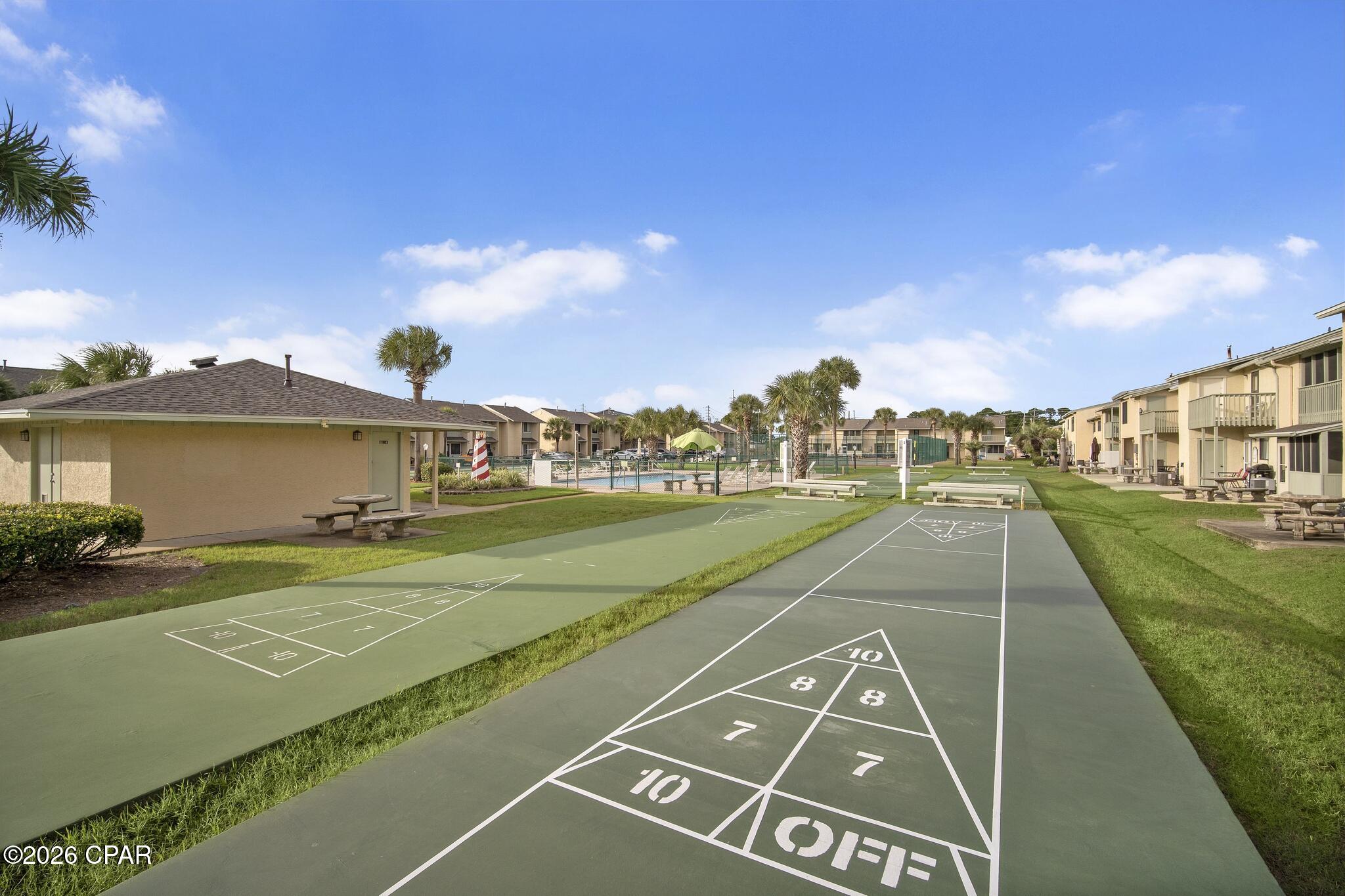 Image 43 For 135 Grand Island Boulevard