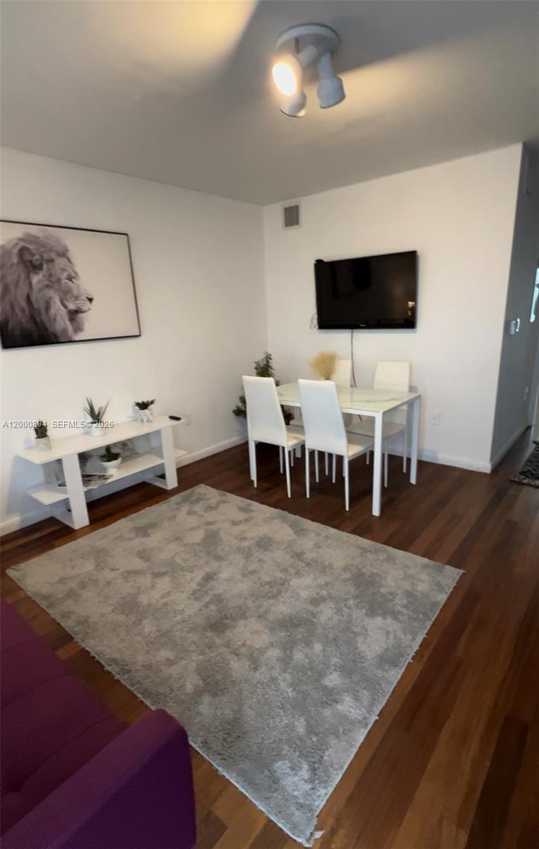 Etruria Condo