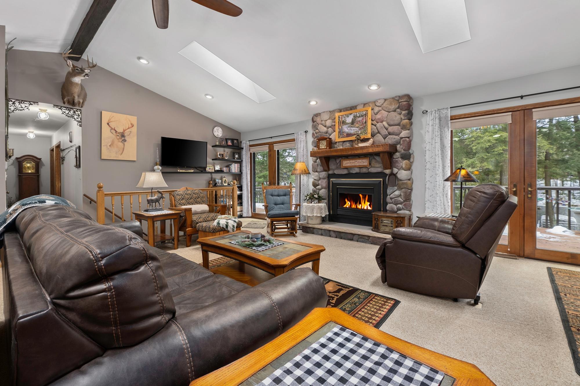 Crystal Lake Property 6914 Connors Rd Photo 6