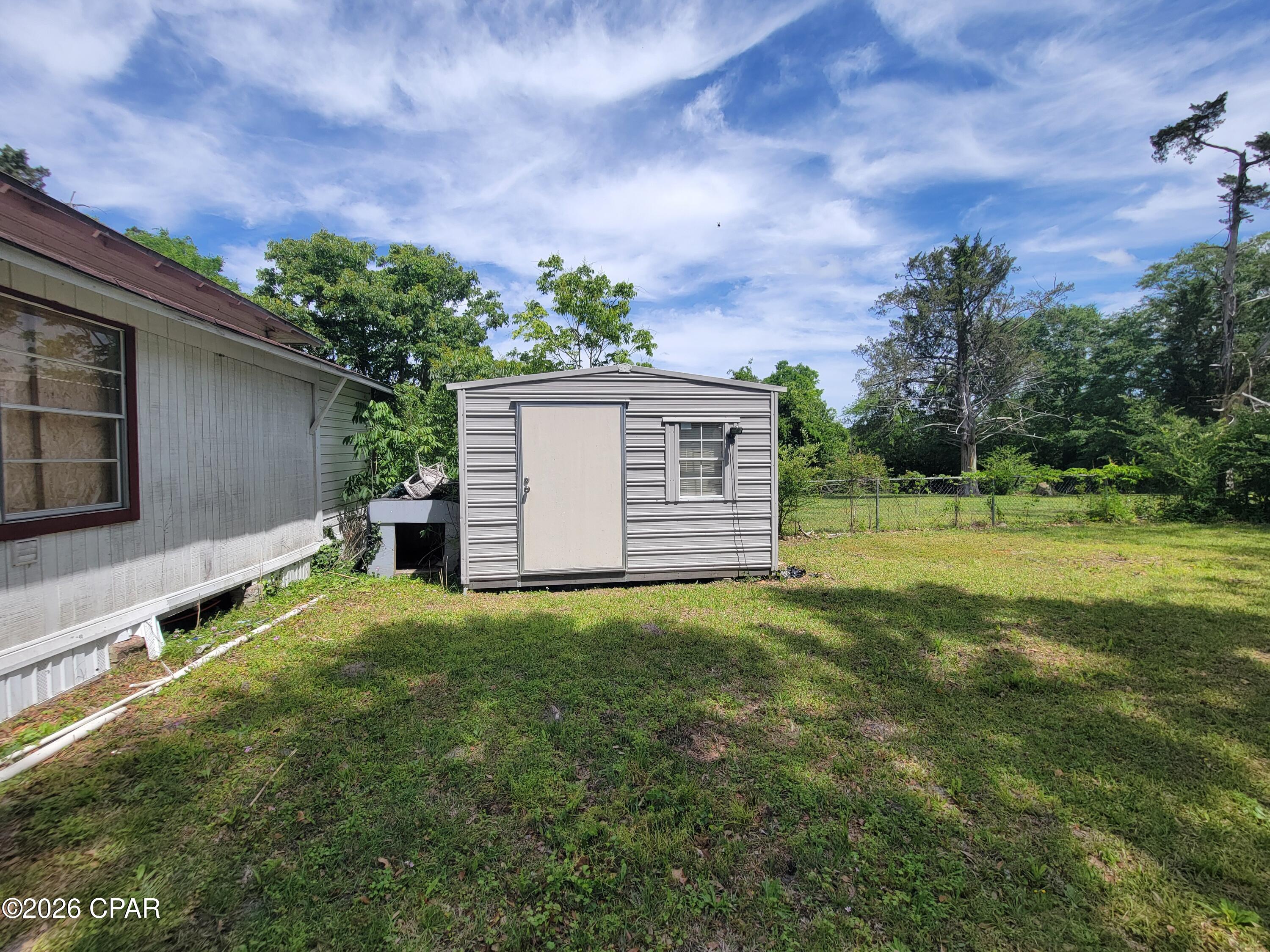 Listing photo id 17 for 5282 Dothan Street