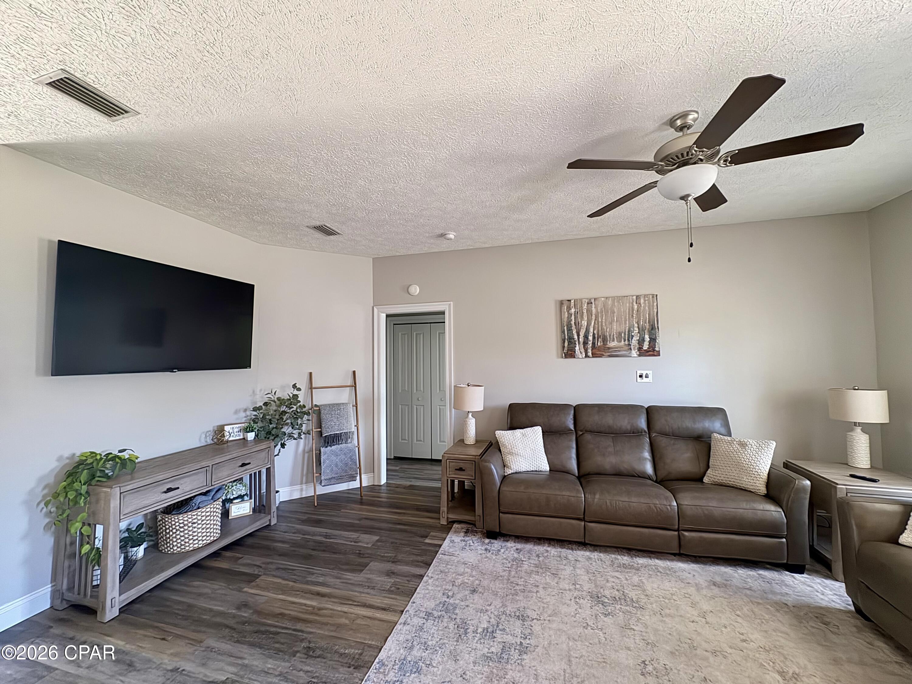 Image 3 For 801 17th Street