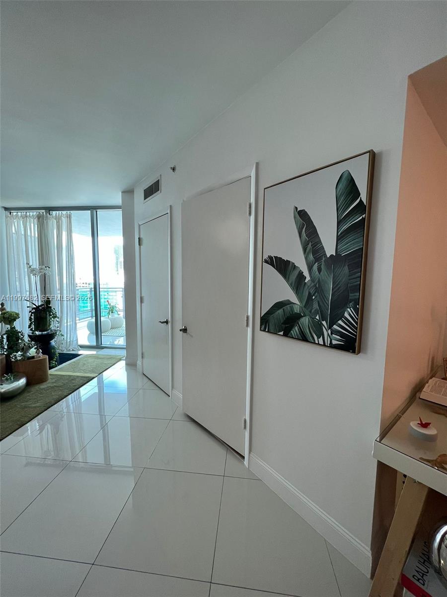 350 S Miami Ave #1809, Miami FL 33130