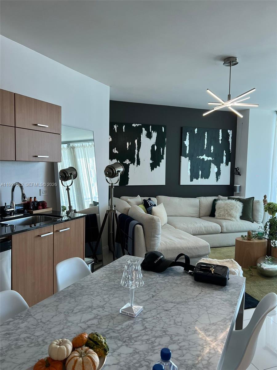 350 S Miami Ave #1809, Miami FL 33130