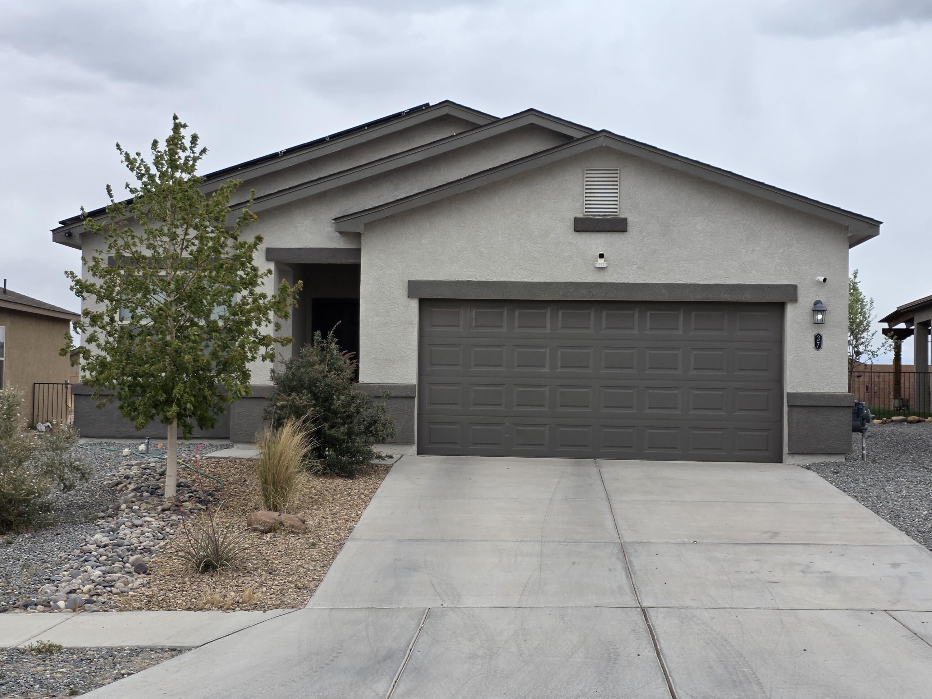 1st image of 37 Avenida Parque Ct, Los Lunas, NM 87031 | MLS# 1101667