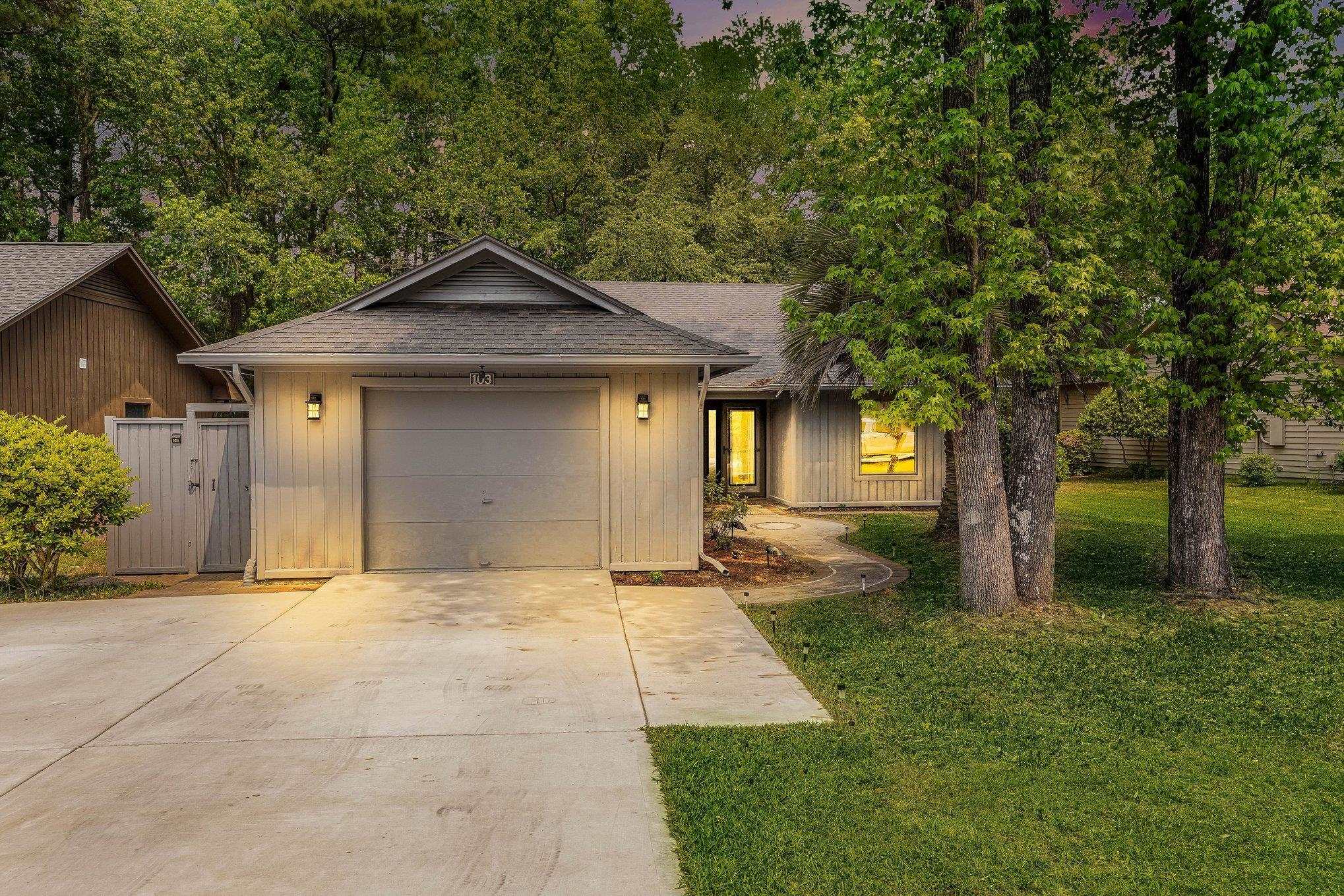 103 Hickory Dr. Conway, SC 29526