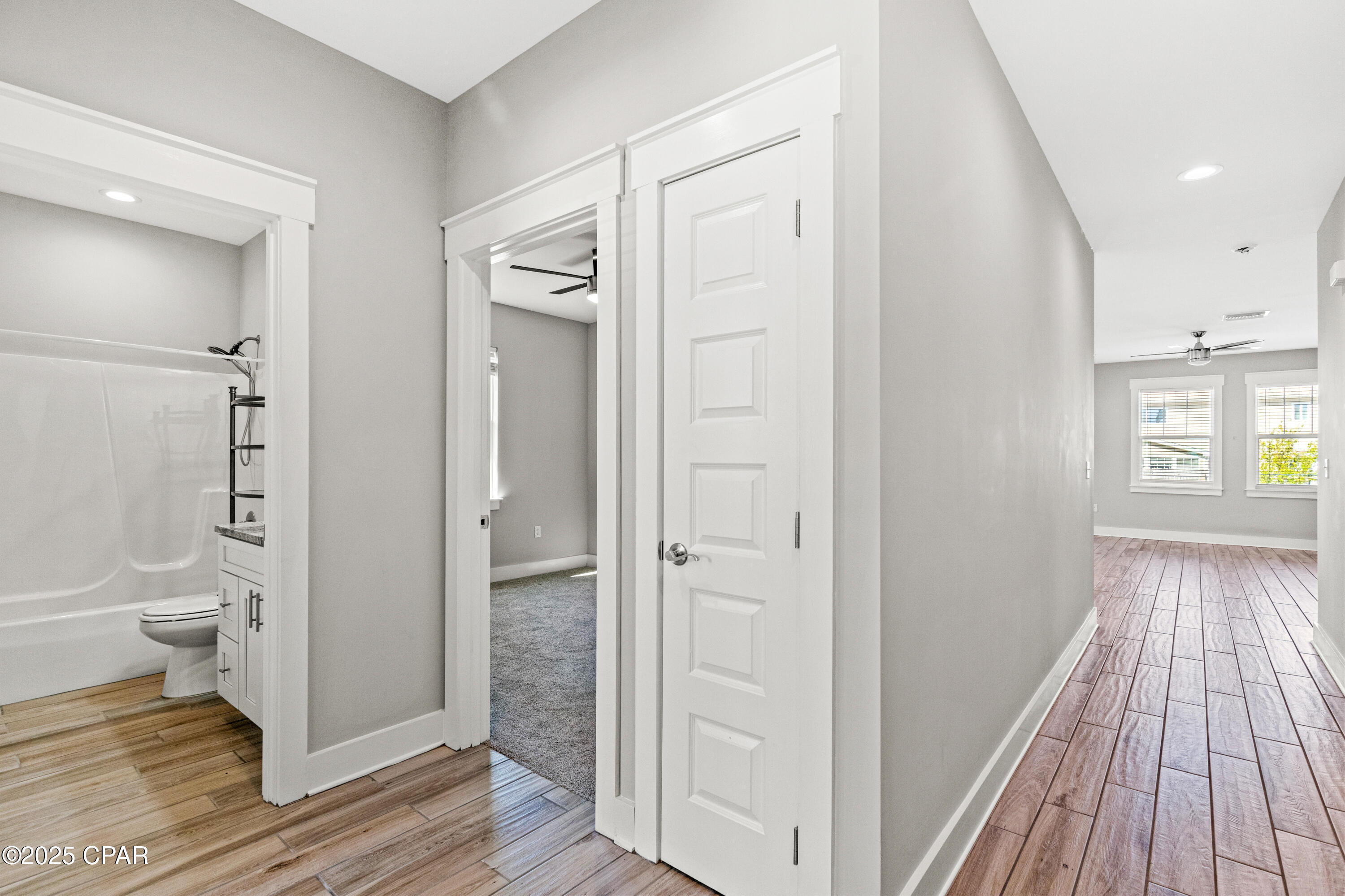 Image 17 For 6222 Pinetree Avenue