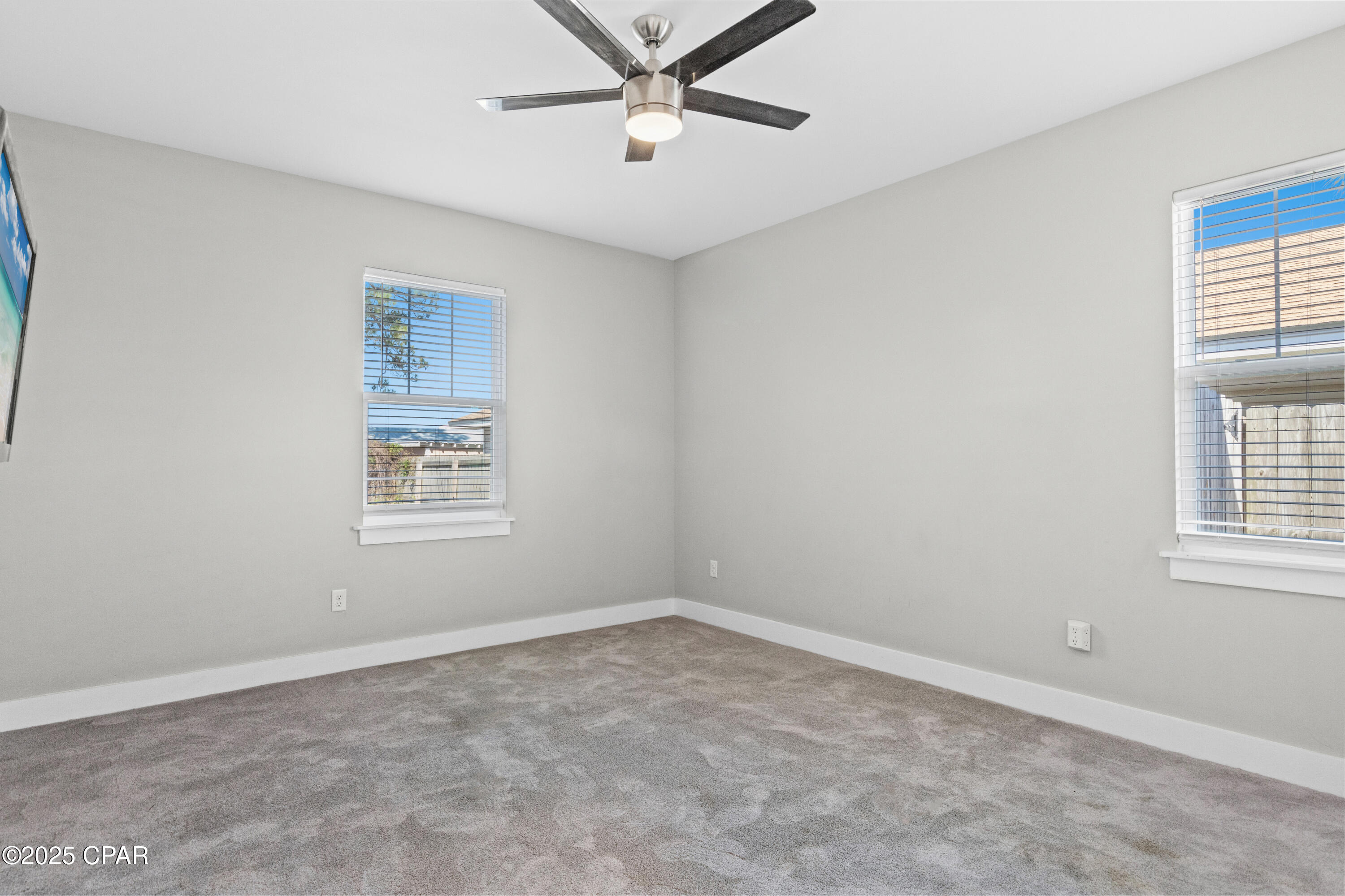 Image 24 For 6222 Pinetree Avenue