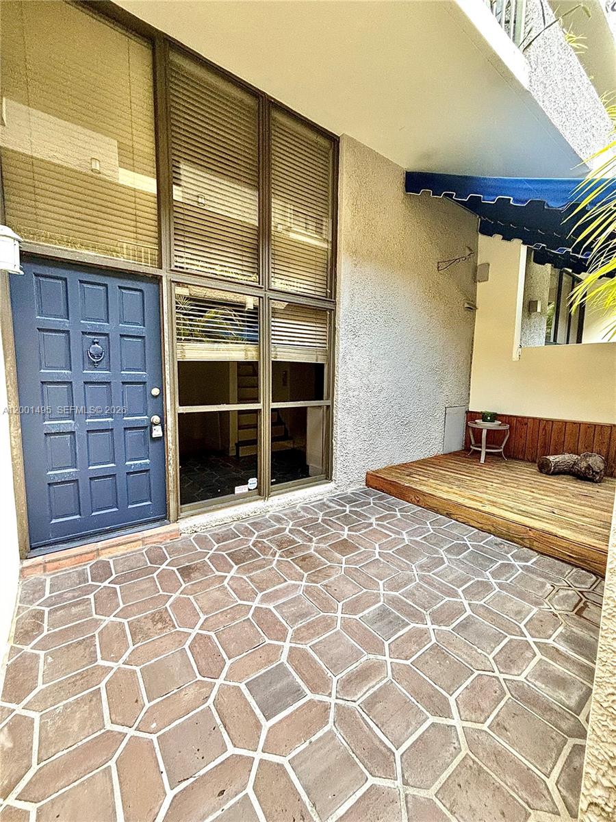 Coconut Grove Apt Condo