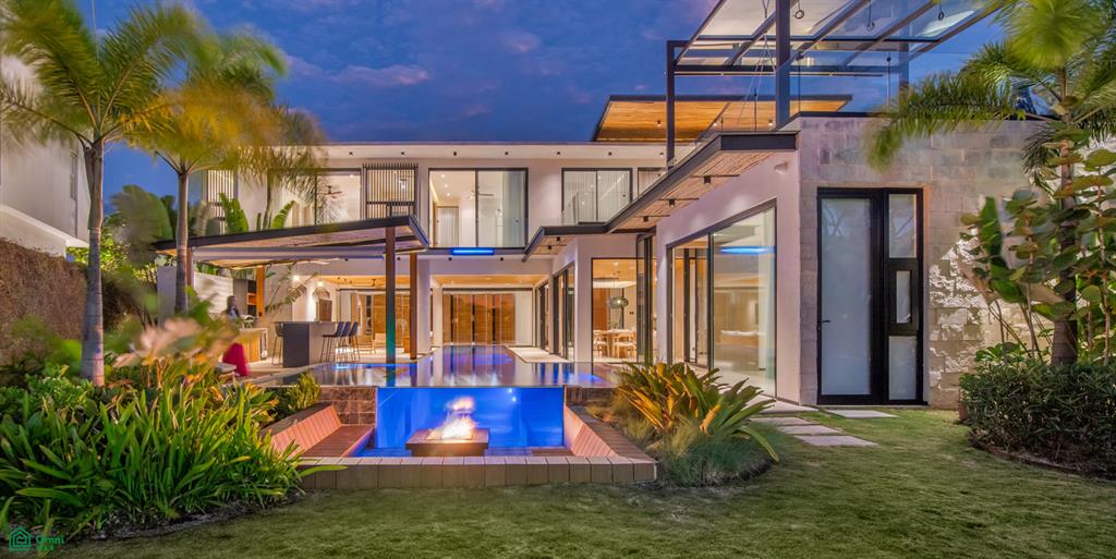 4 bed Single Family Homes For Sale in Santa Ana, San Jose - 1