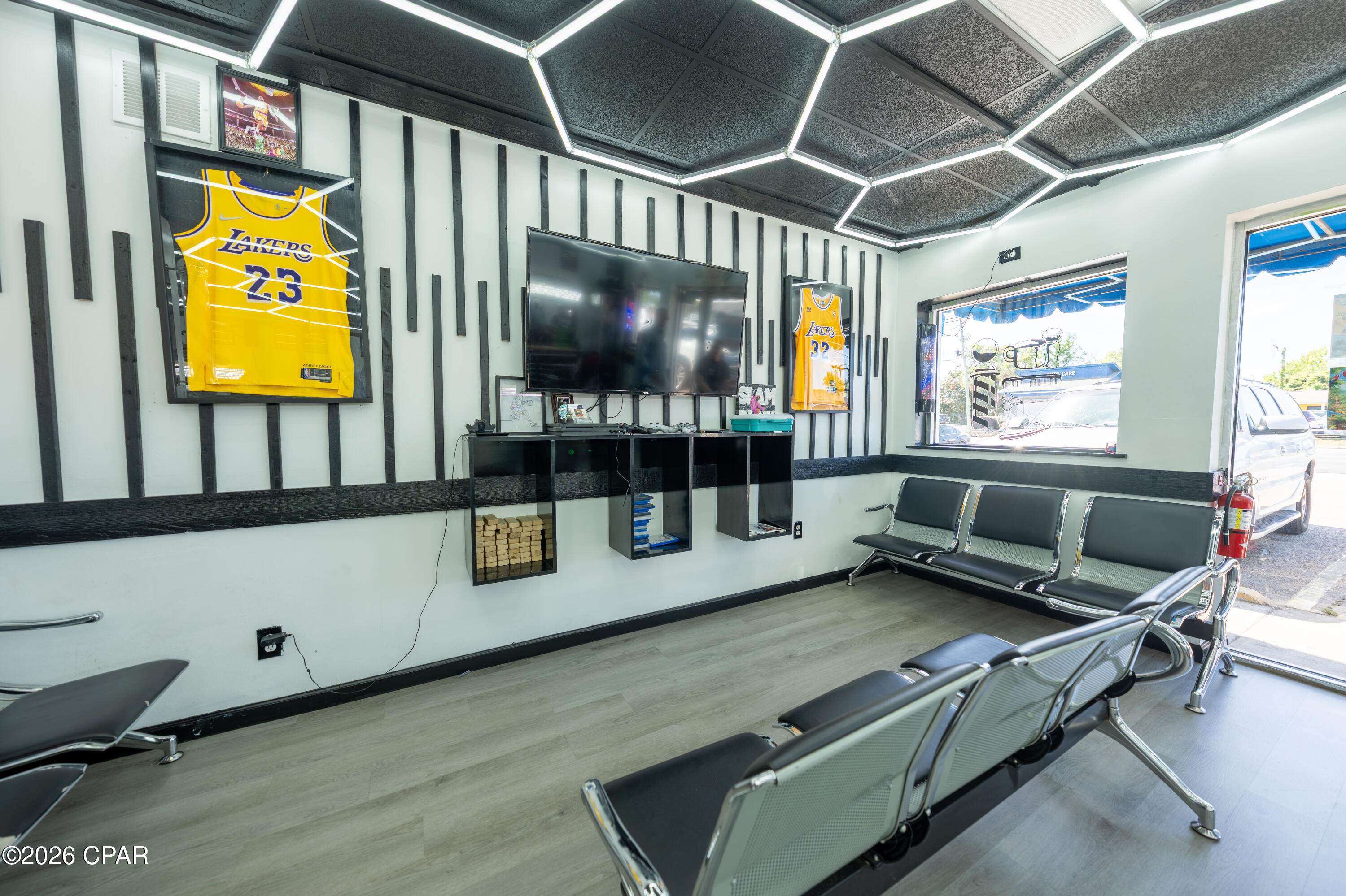 Listing photo id 28 for 2206 15th Street