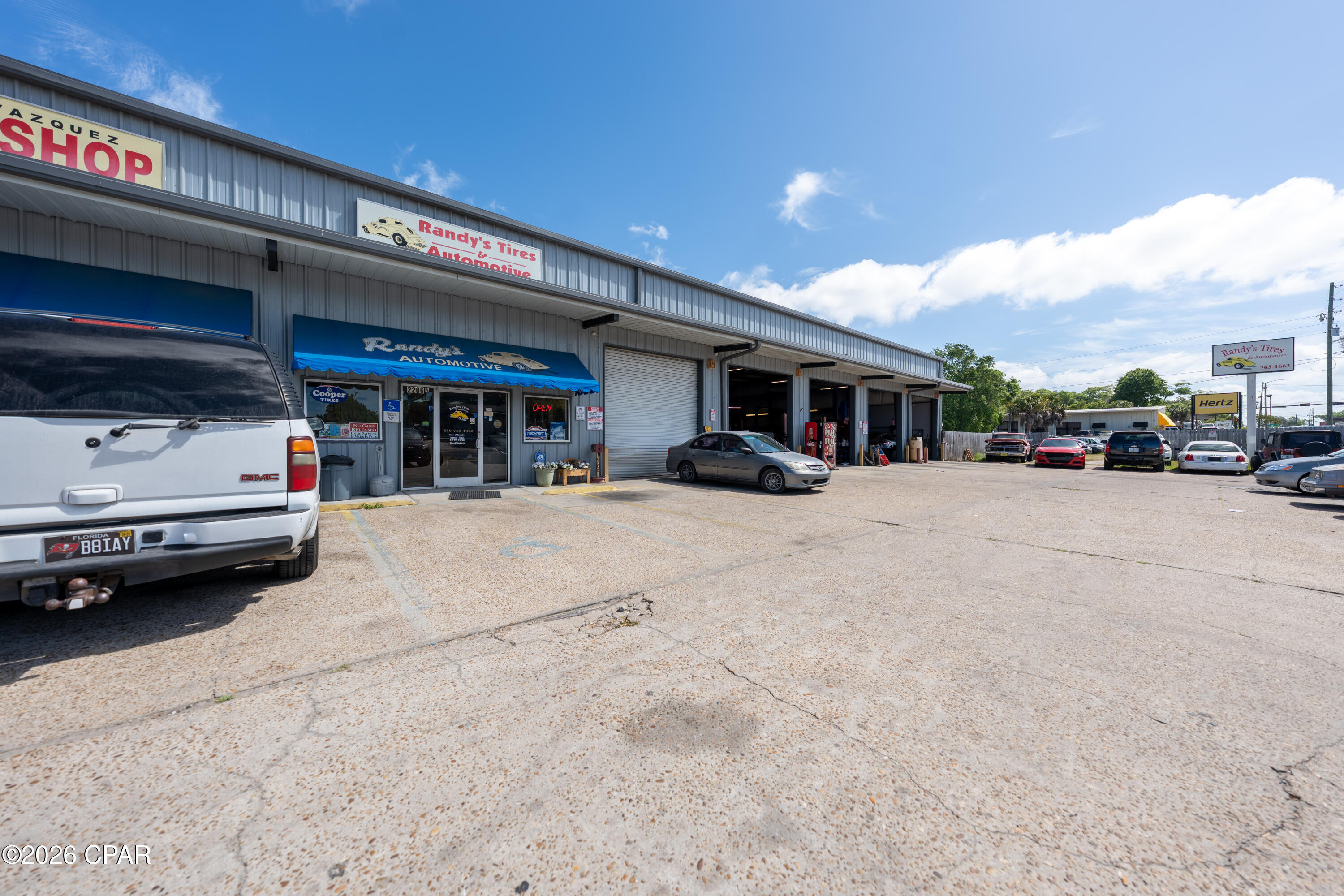 Listing photo id 4 for 2206 15th Street