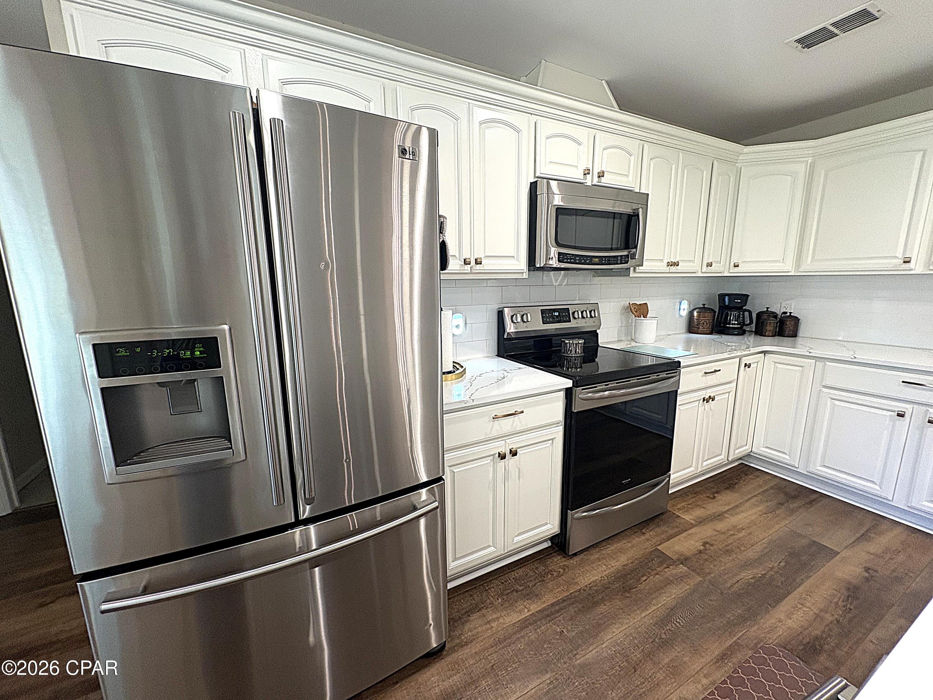 Image 18 For 4667 River Drive