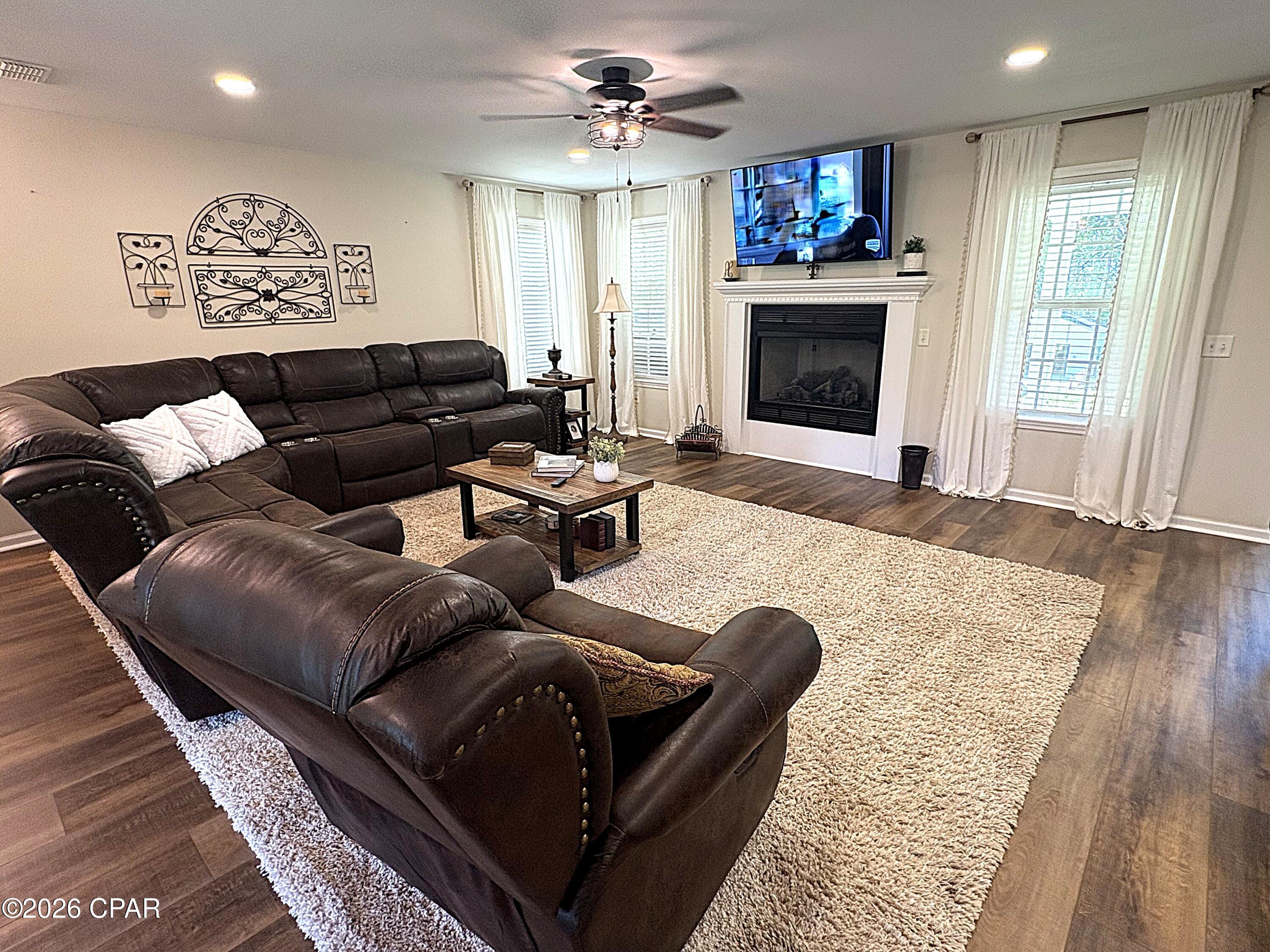 Image 5 For 4667 River Drive