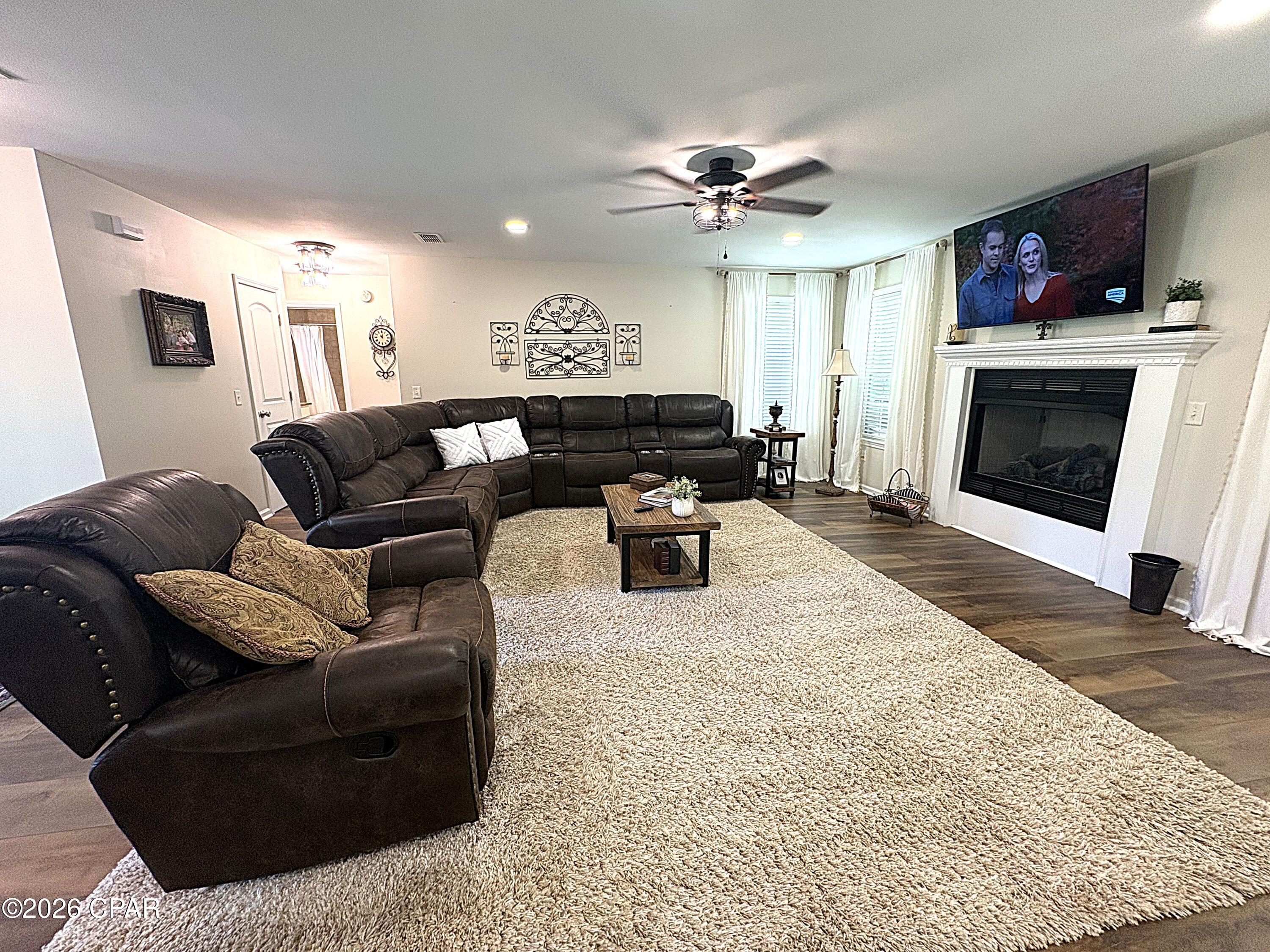 Image 7 For 4667 River Drive