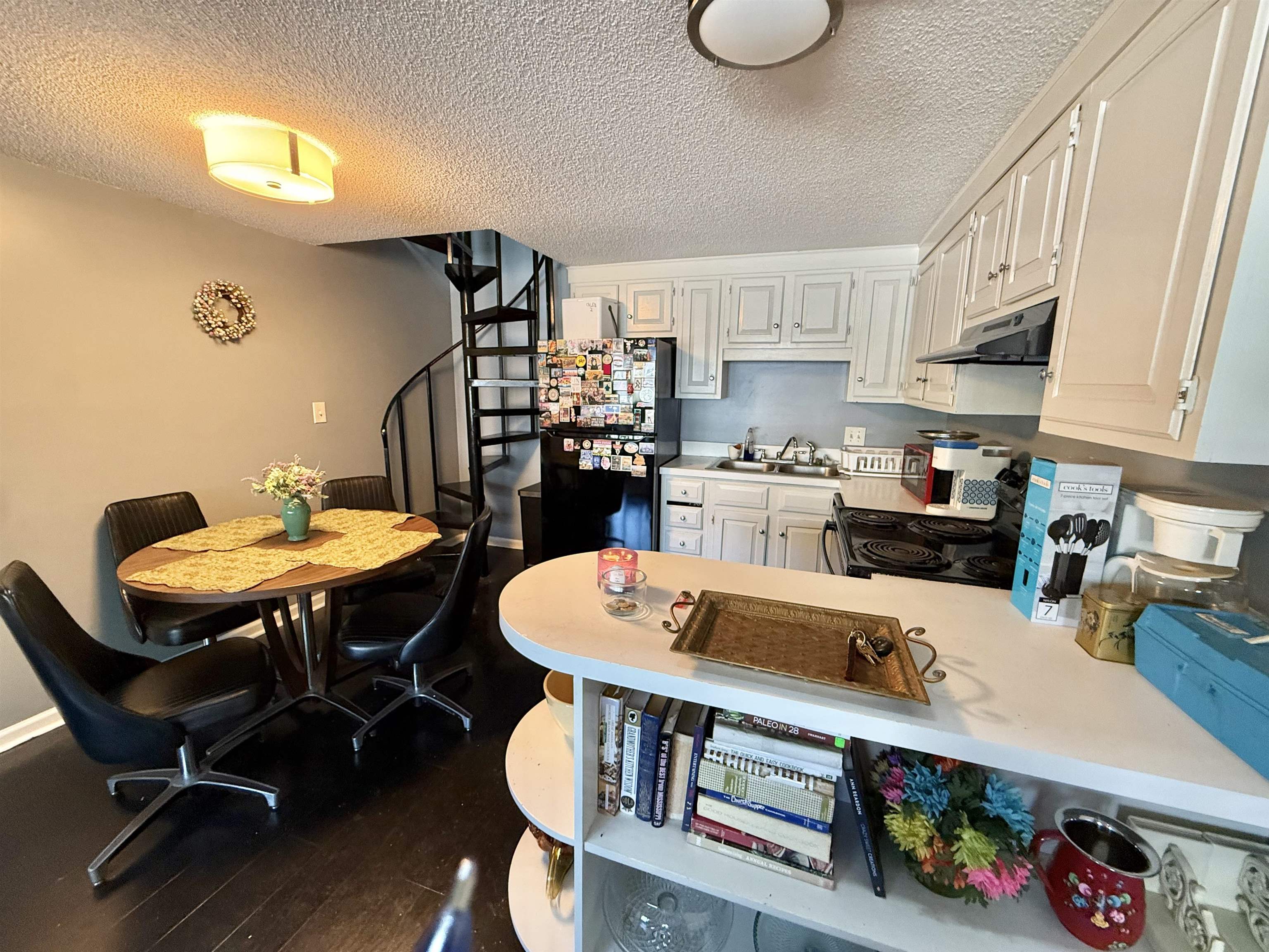 1203 Tiffany Ln. 