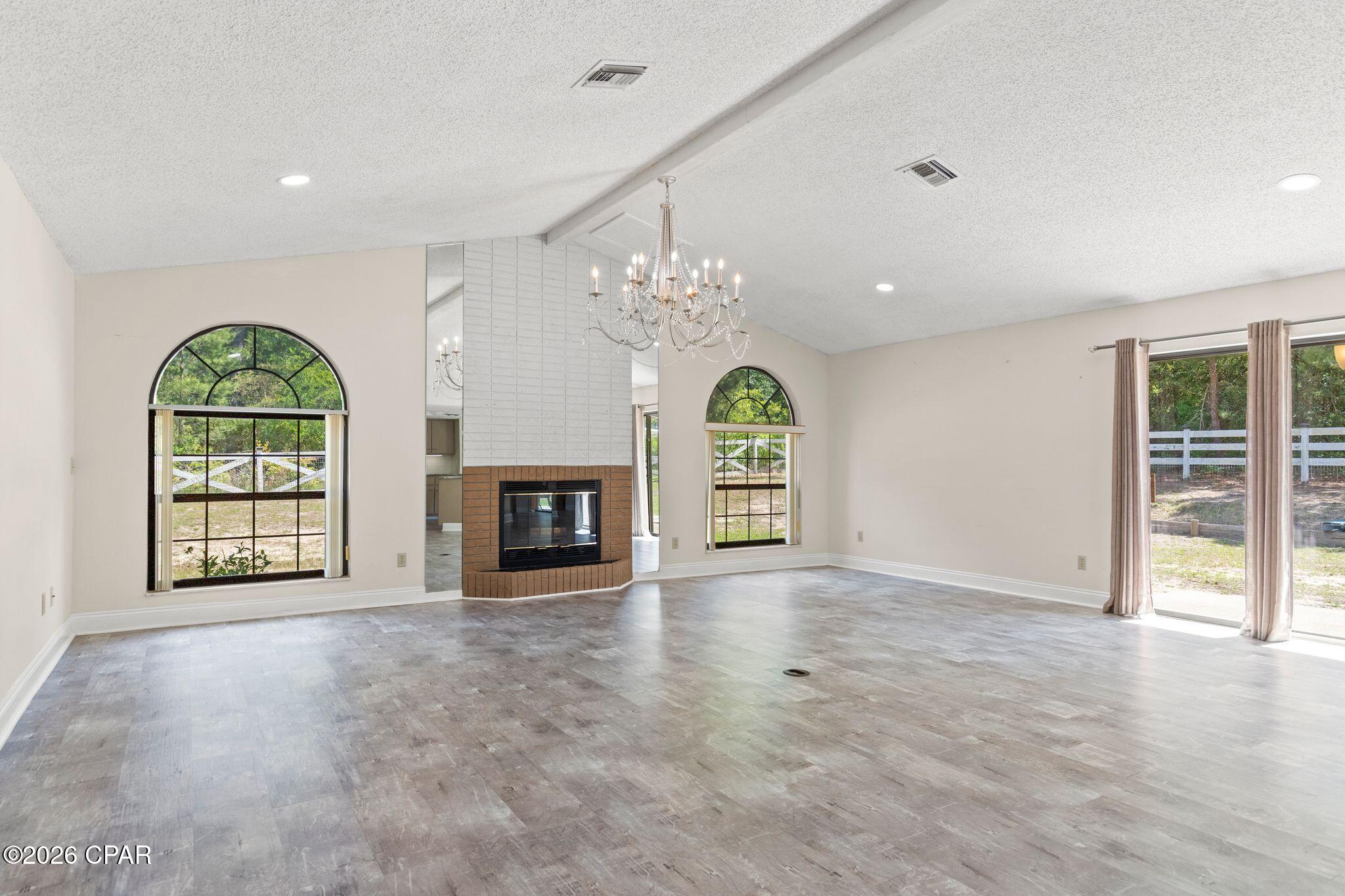 Image 9 For 2199 Sunny Hills Boulevard