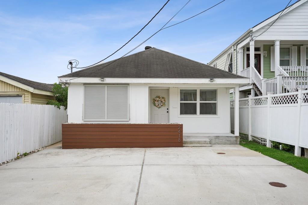 Homes for sale in New Orleans, LA | 2418 New York St, New Orleans, LA 70122 | MLS# 2553274