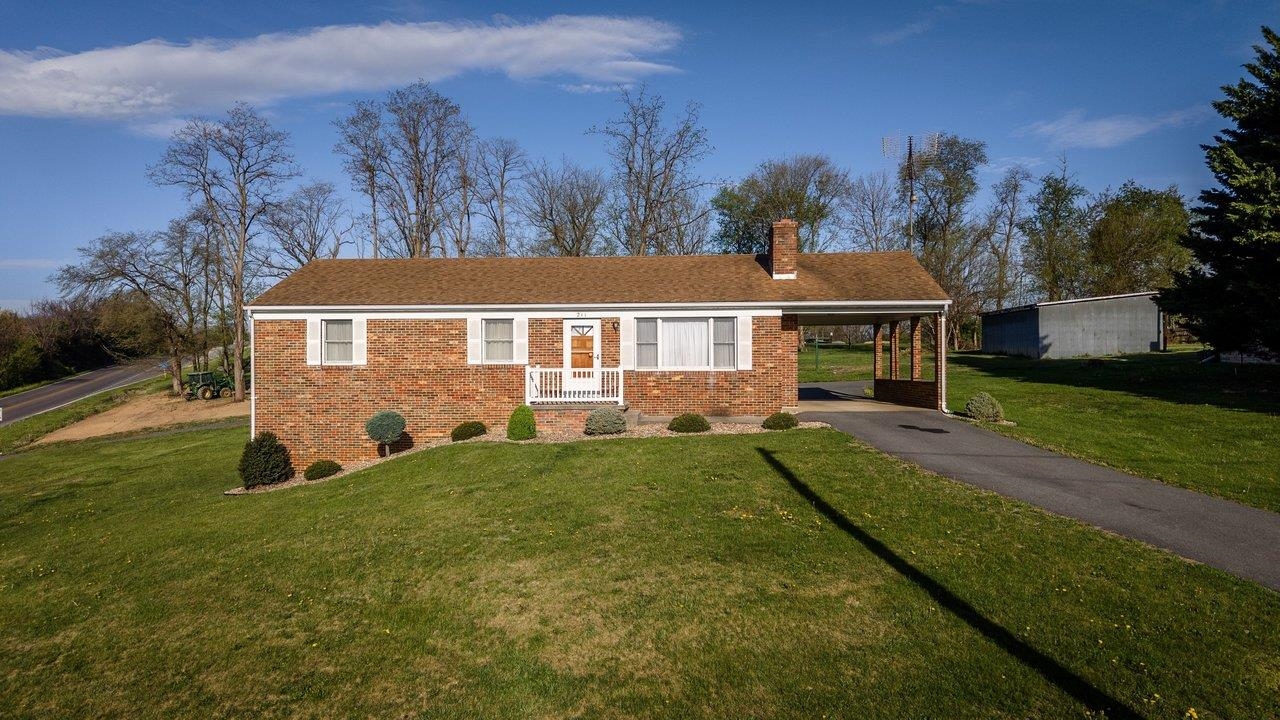 211 PEAR ST exterior