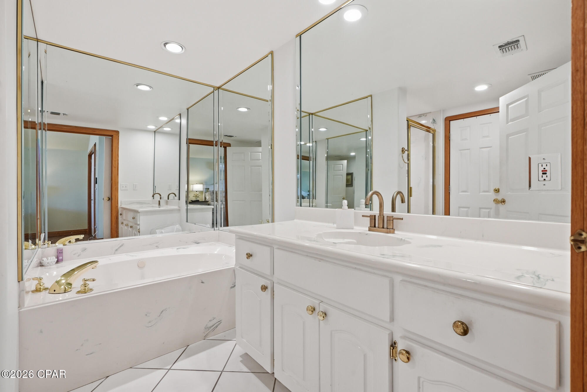 Image 24 For 16325 Front Beach Road